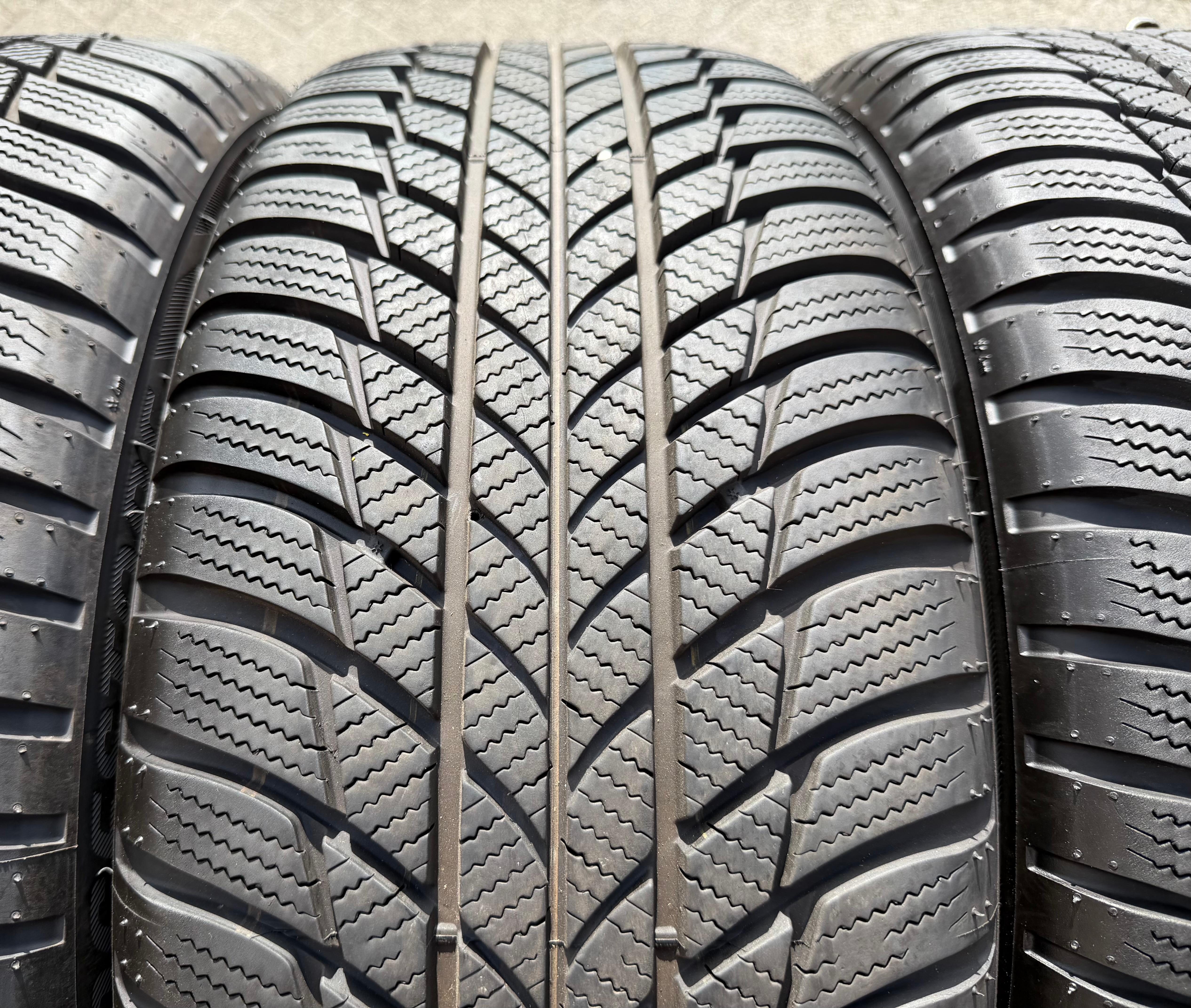 4 ruote in lega originali da 17" per inverno Audi A4 B9 8W 8W0601025P 225/50R17 98H Bridgestone