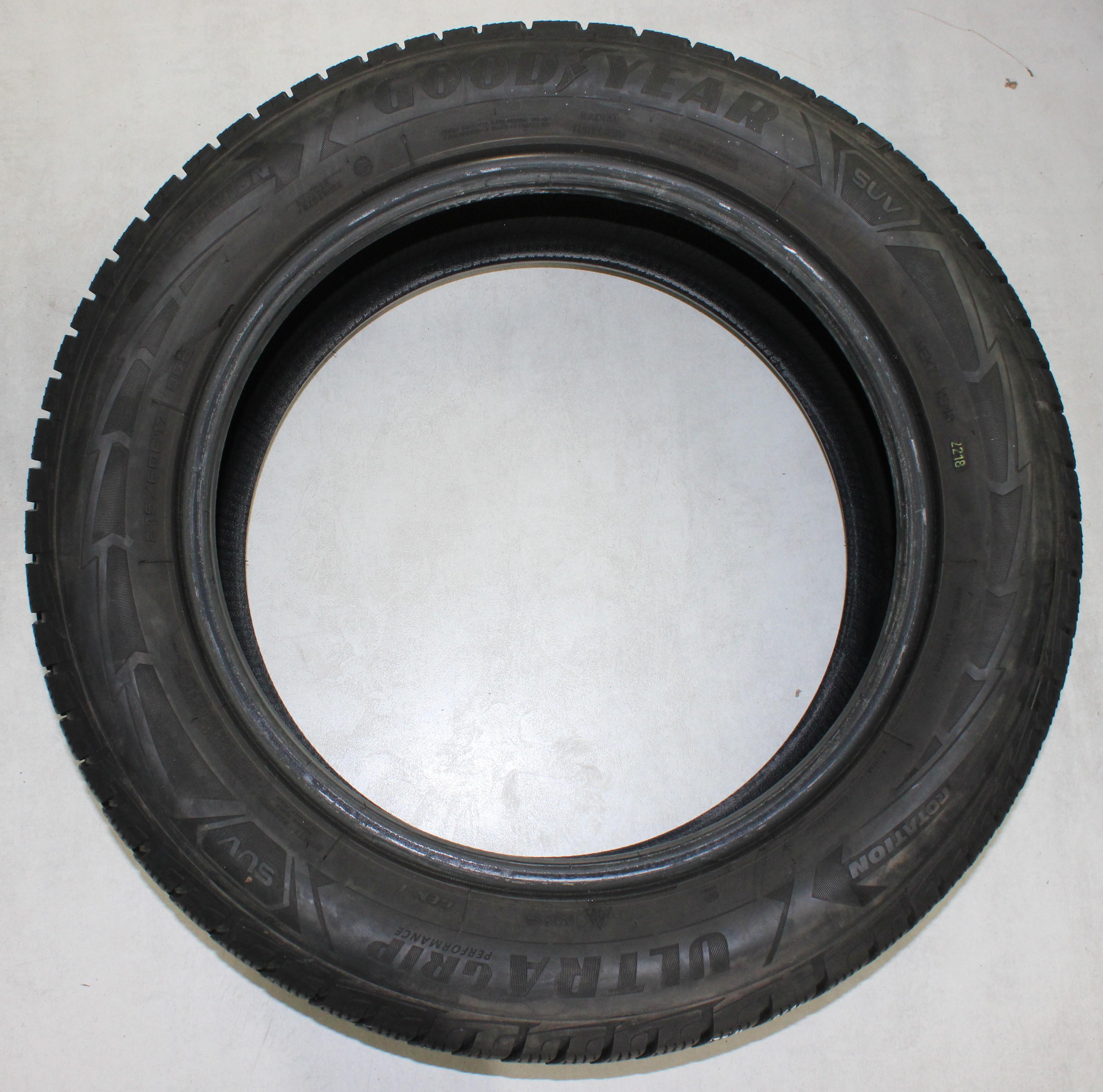 4 x 215/60R17 96H Neumáticos de invierno Goodyear Ultra Grip Performance GEN-1 5,5-6mm 2018