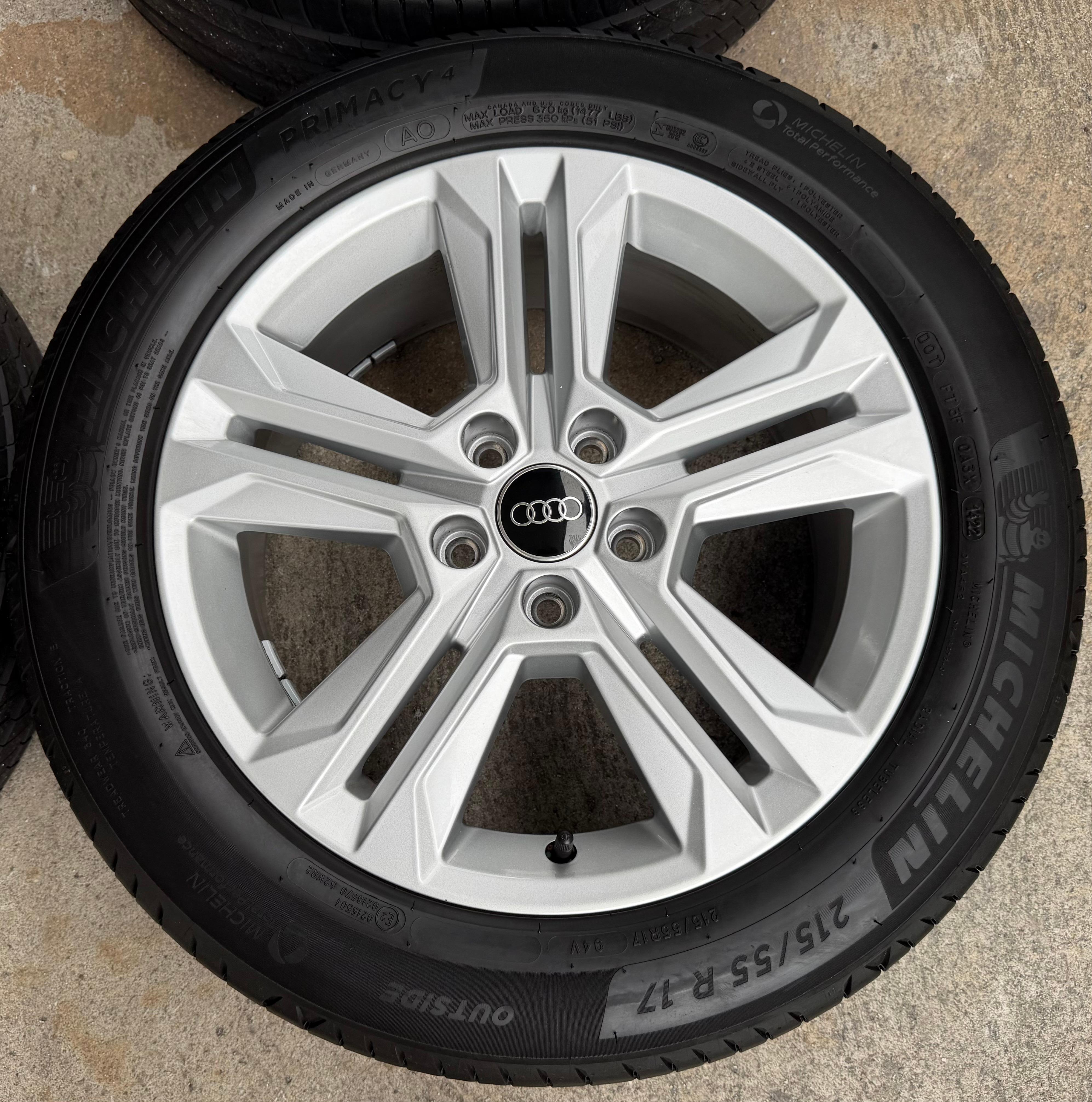 4 Original 17" Alu Sommerräder Audi Q2 SQ2 GA 81A601025AJ 215/55R17 94V Michelin