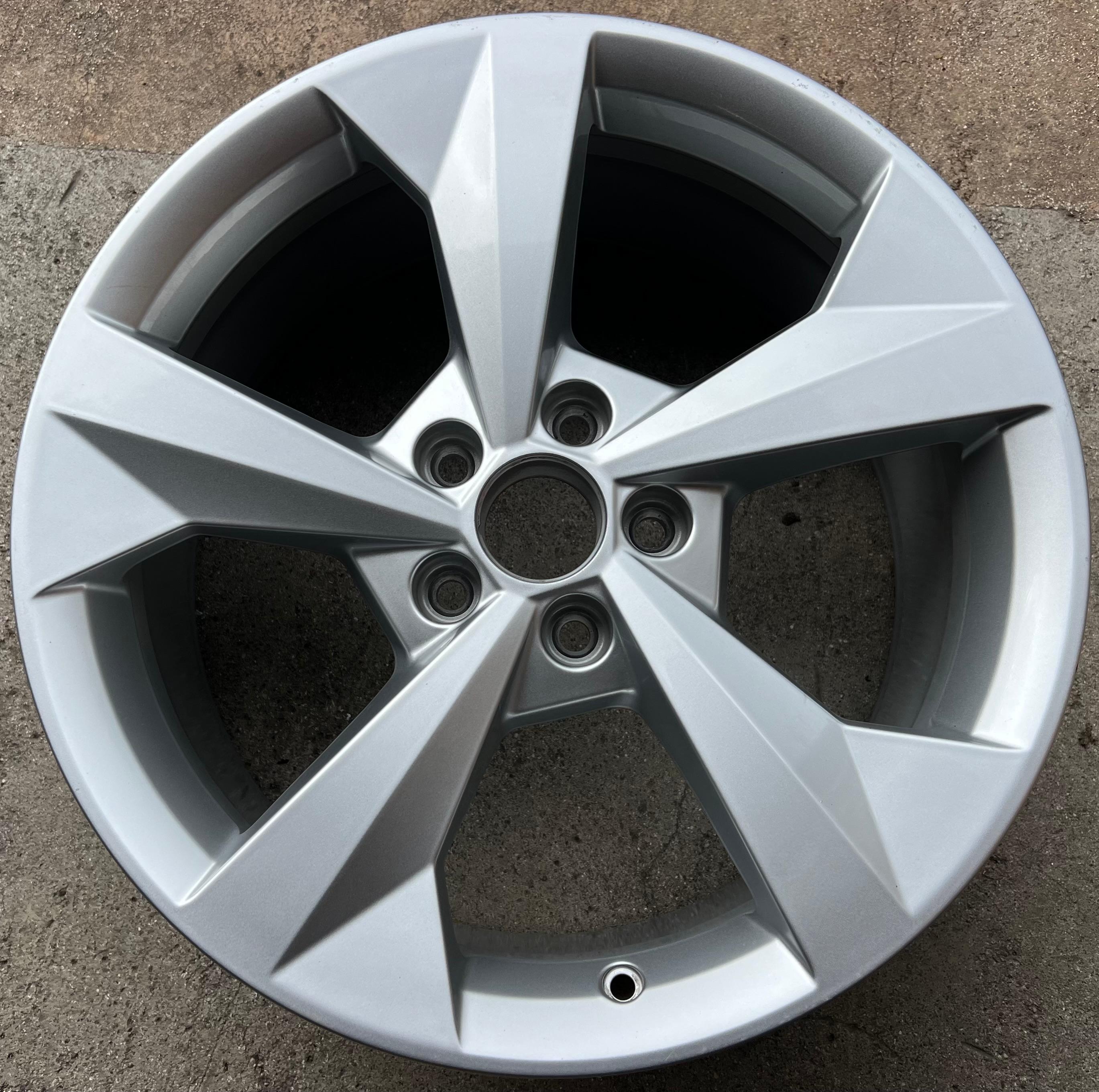 1 X ORIGINELE 18" ALUMINIUM VELG AUDI A3 S3 8Y 8Y0601025J 8x18 ET46 GRATIS VERZENDING