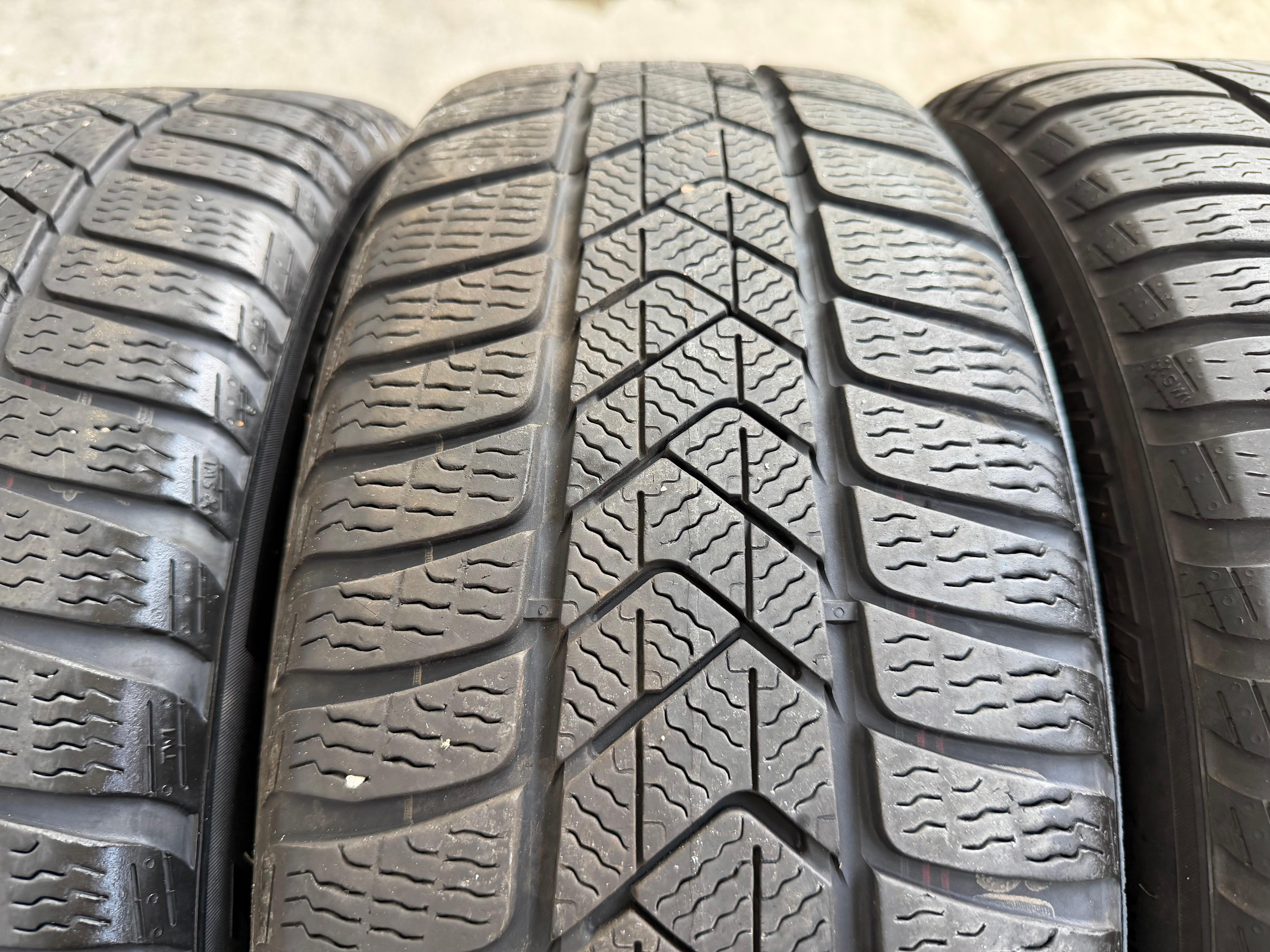 4 Original 17" Alu Winterräder Audi A3 S3 8Y 8Y0601025L 205/50R17 93H Pirelli