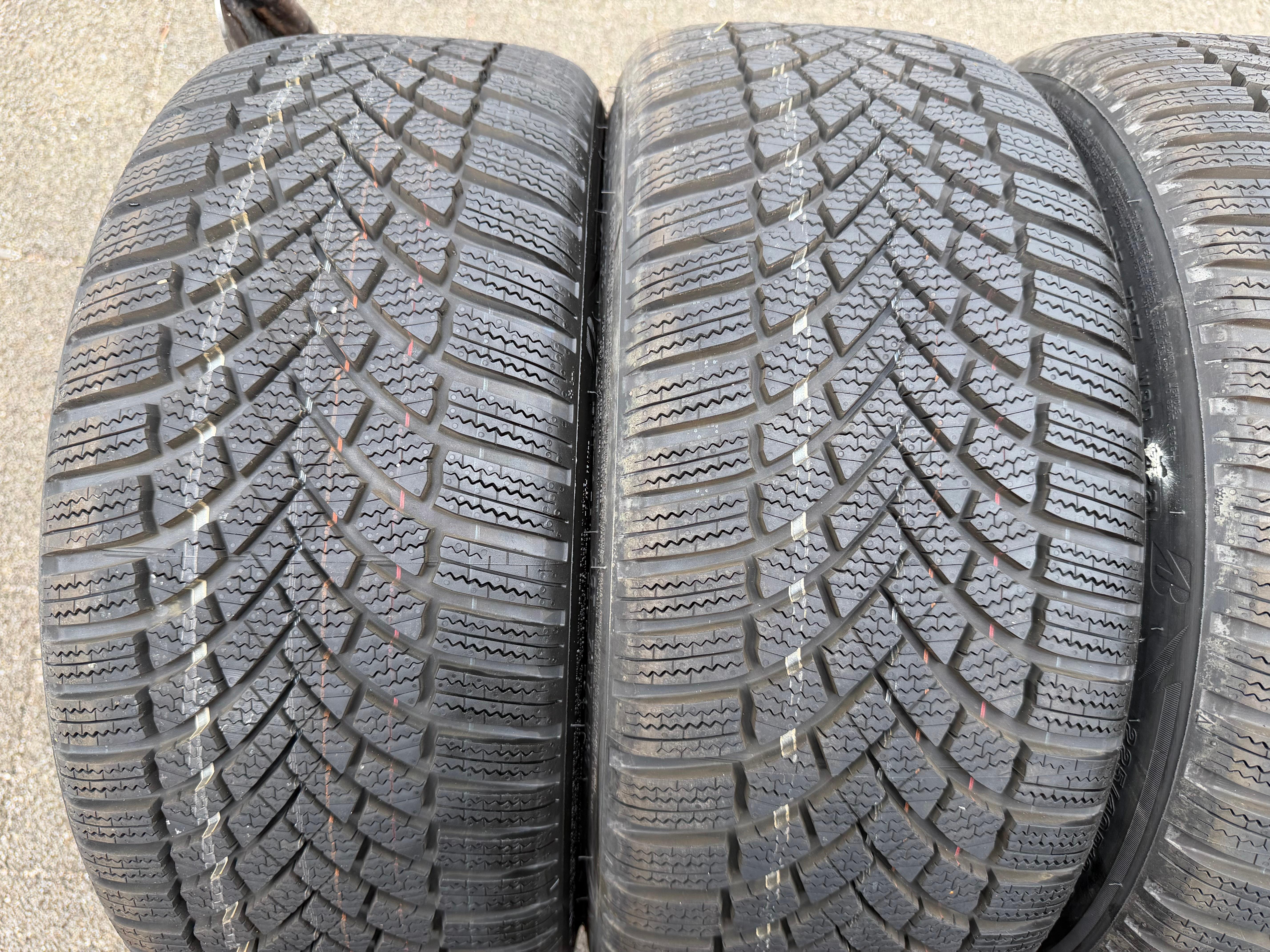 4 Original 18" Alu Winterräder Audi A3 S3 8Y 8Y0601025J 225/40R18 92V Bridgestone 2021