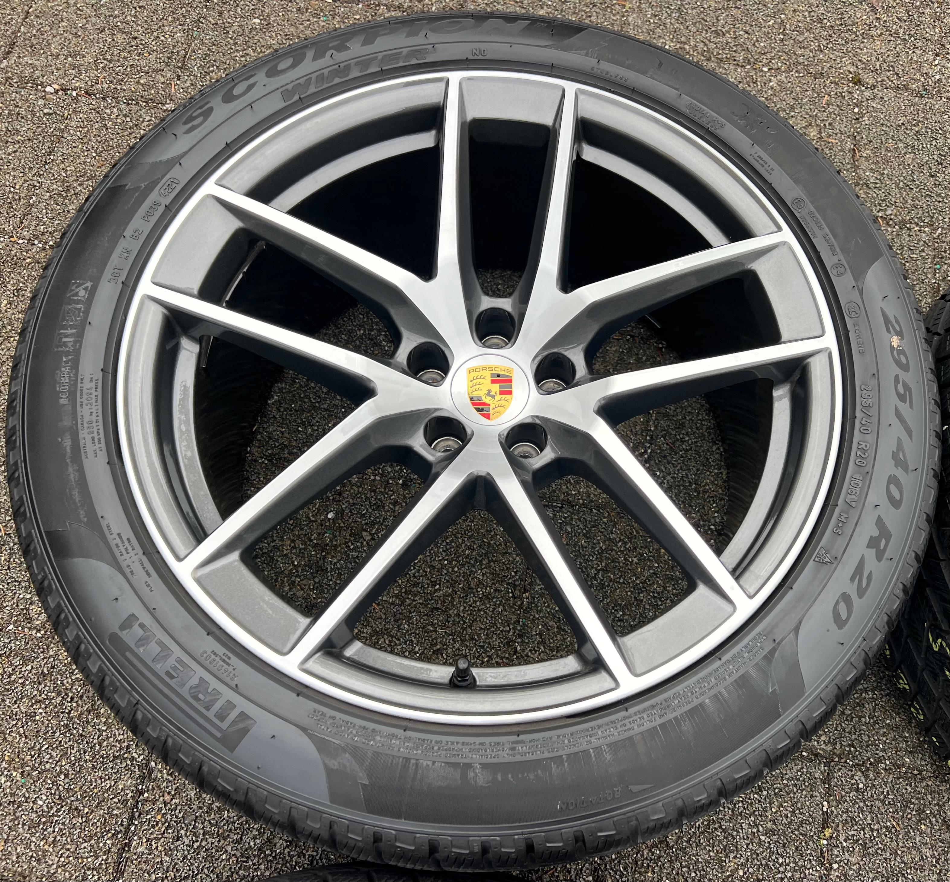 4 ORIGINELE 20" LICHTMETALEN WINTERWIELEN PORSCHE MACAN 265/45R20 104V 295/40R20 106V BANDENDRUKCONTROLESYSTEEM