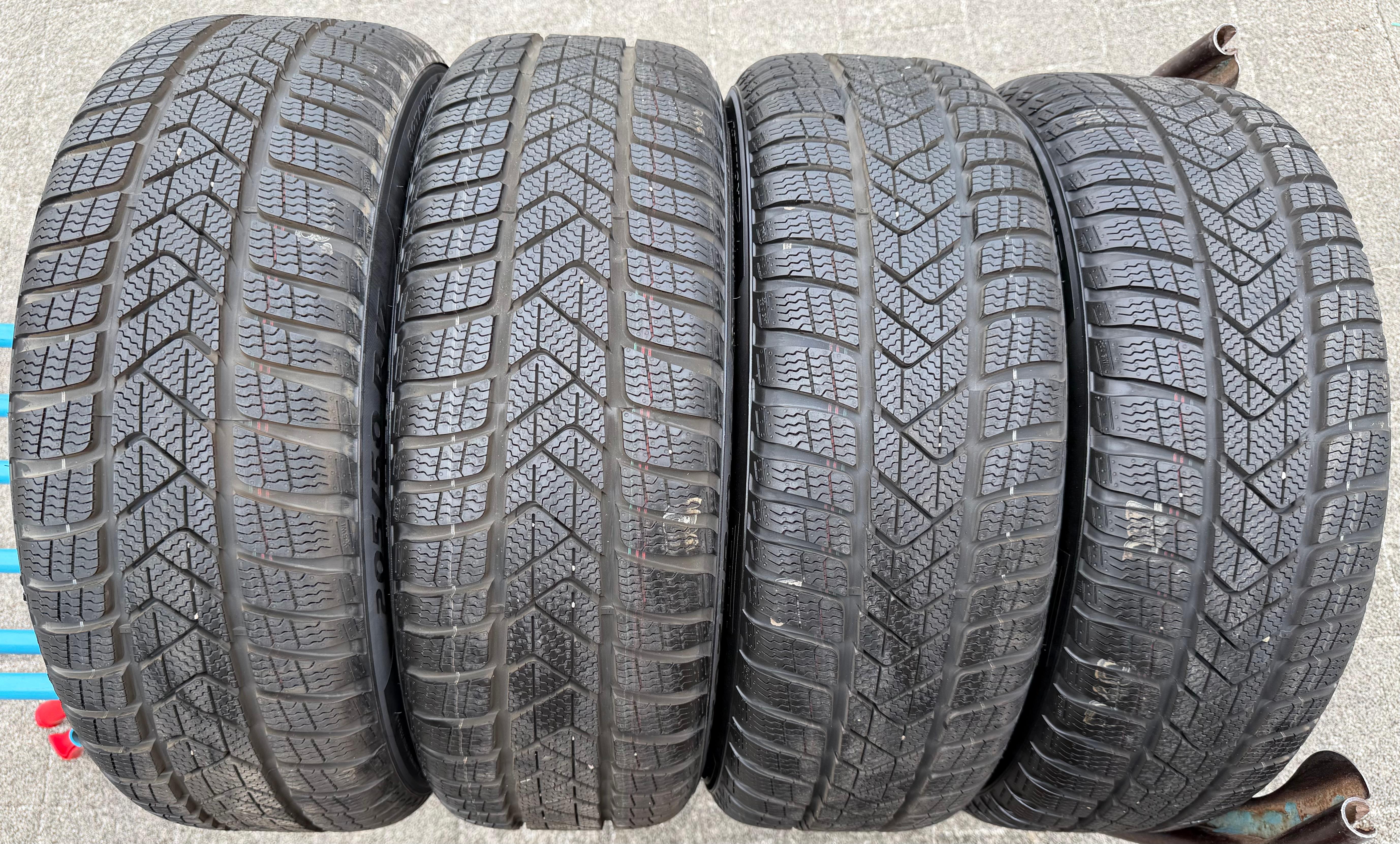 4 Original 17" Alu Winterräder Audi A3 S3 8Y 8Y0601025L 205/50R17 93H Pirelli