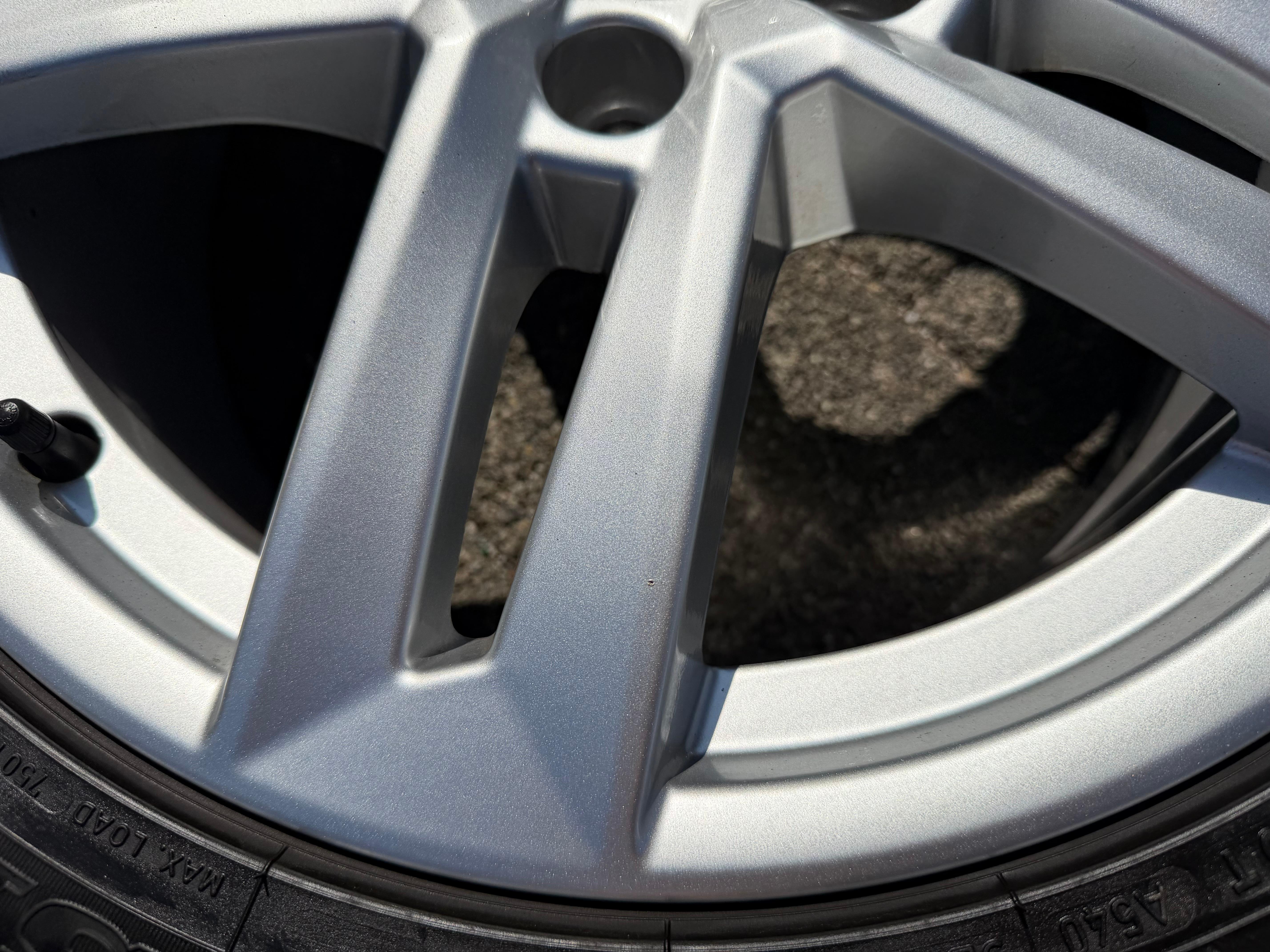 4 ruedas de invierno de aluminio originales de 17" para Audi A4 B9 8W 8W0601025P 225/50R17 98H Dunlop