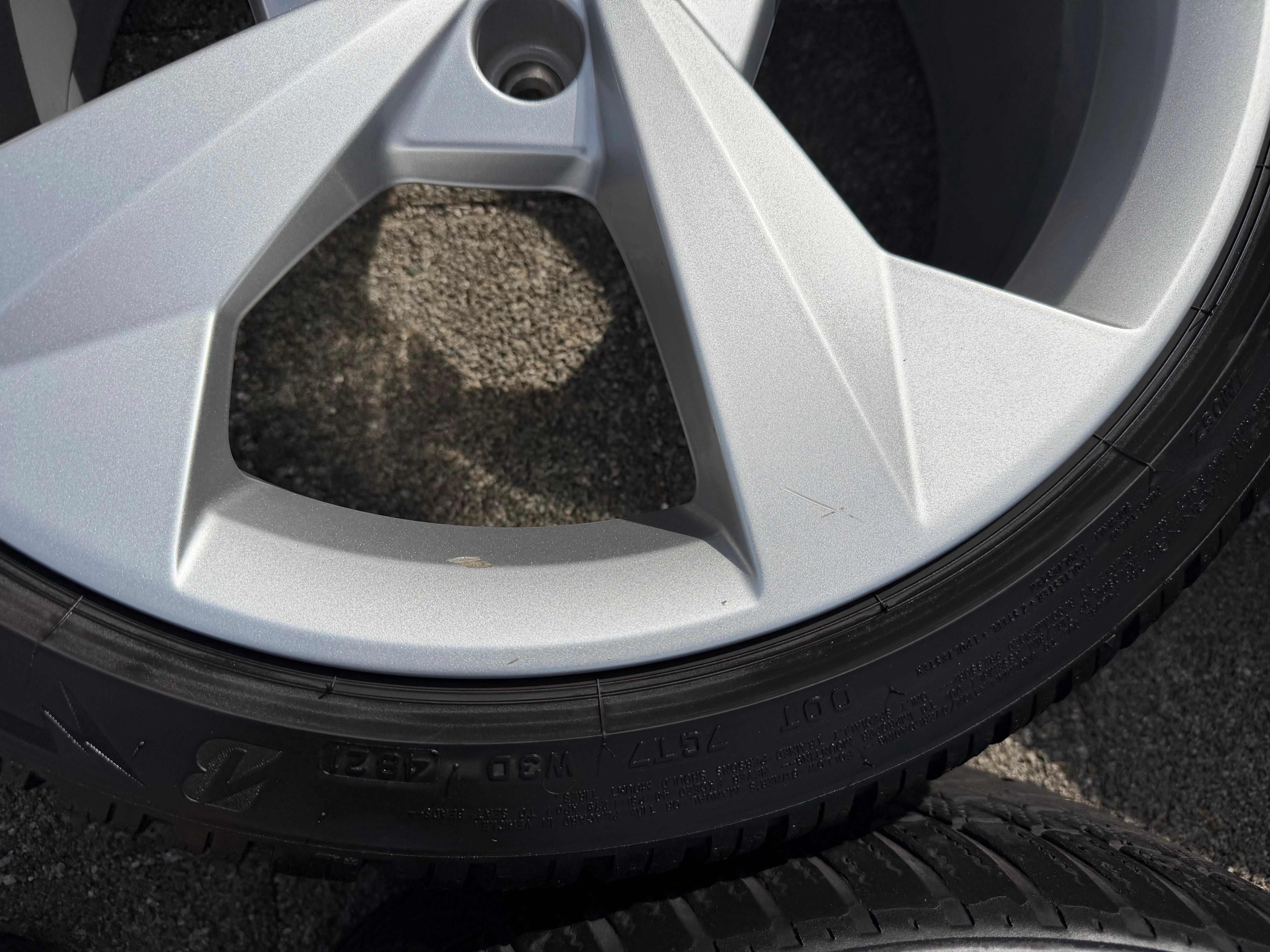4 Original 18" Alufelgen Felgne Audi A3 S3 8Y 8Y0601025J 8x18 ET46