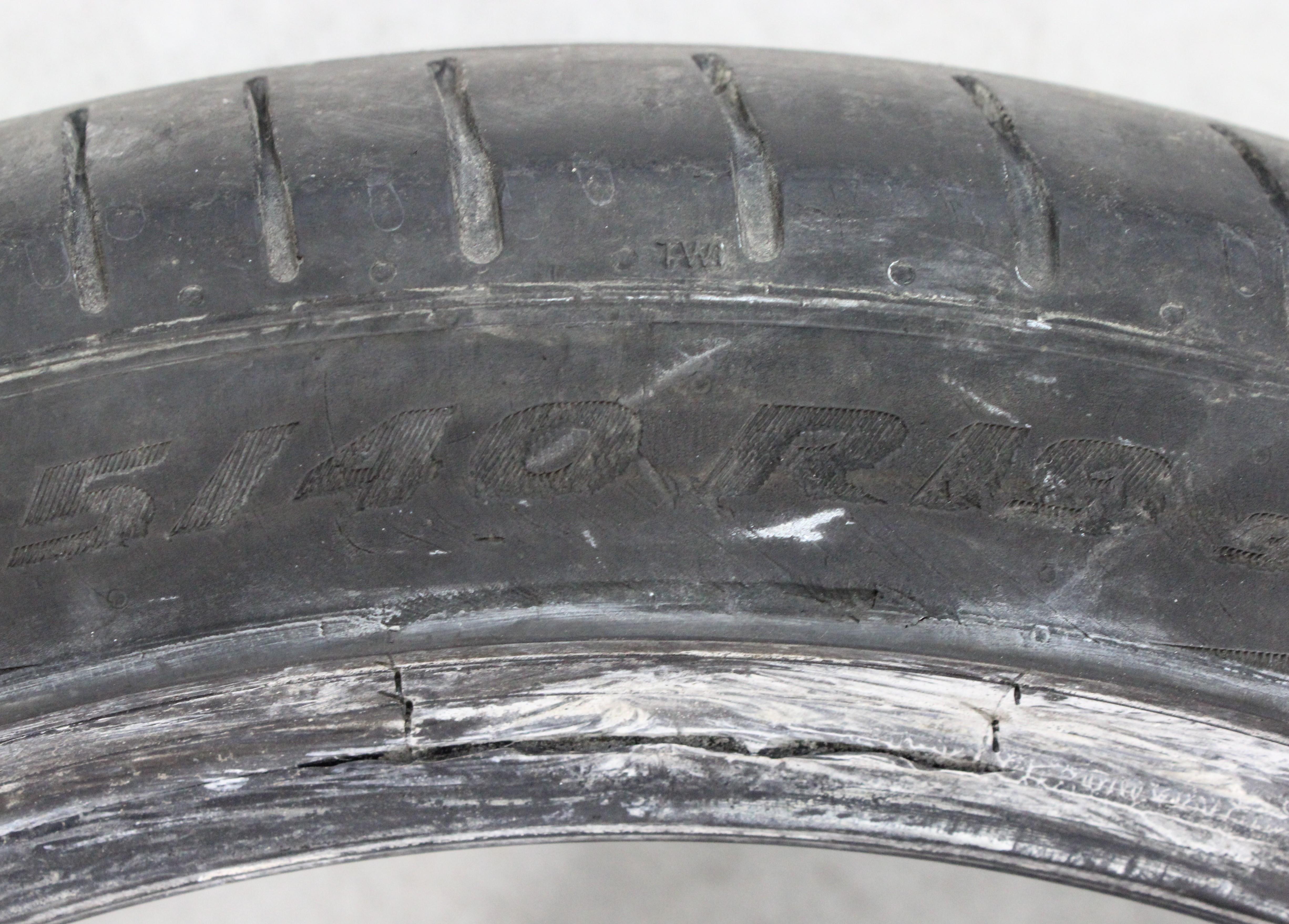 2 x 245/40R19 98Y zomerbanden Pirelli Pzero PZ4 * 4,5-5mm 2020
