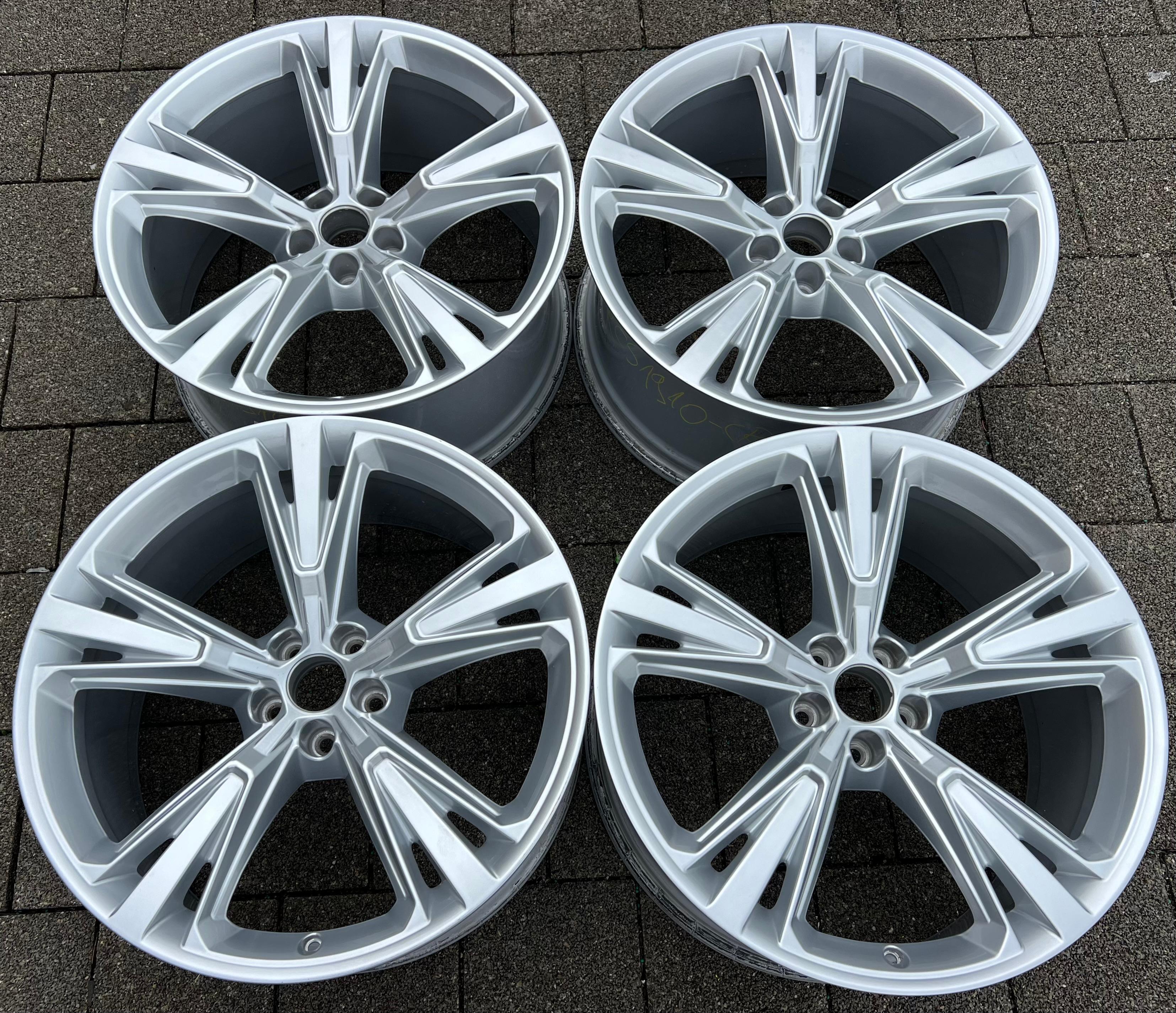 4 ORIGINAL 21" ALUFELGEN AUDI Q8 SQ8 4M 4M8601025H 10Jx21 ET20 FREIHAUS