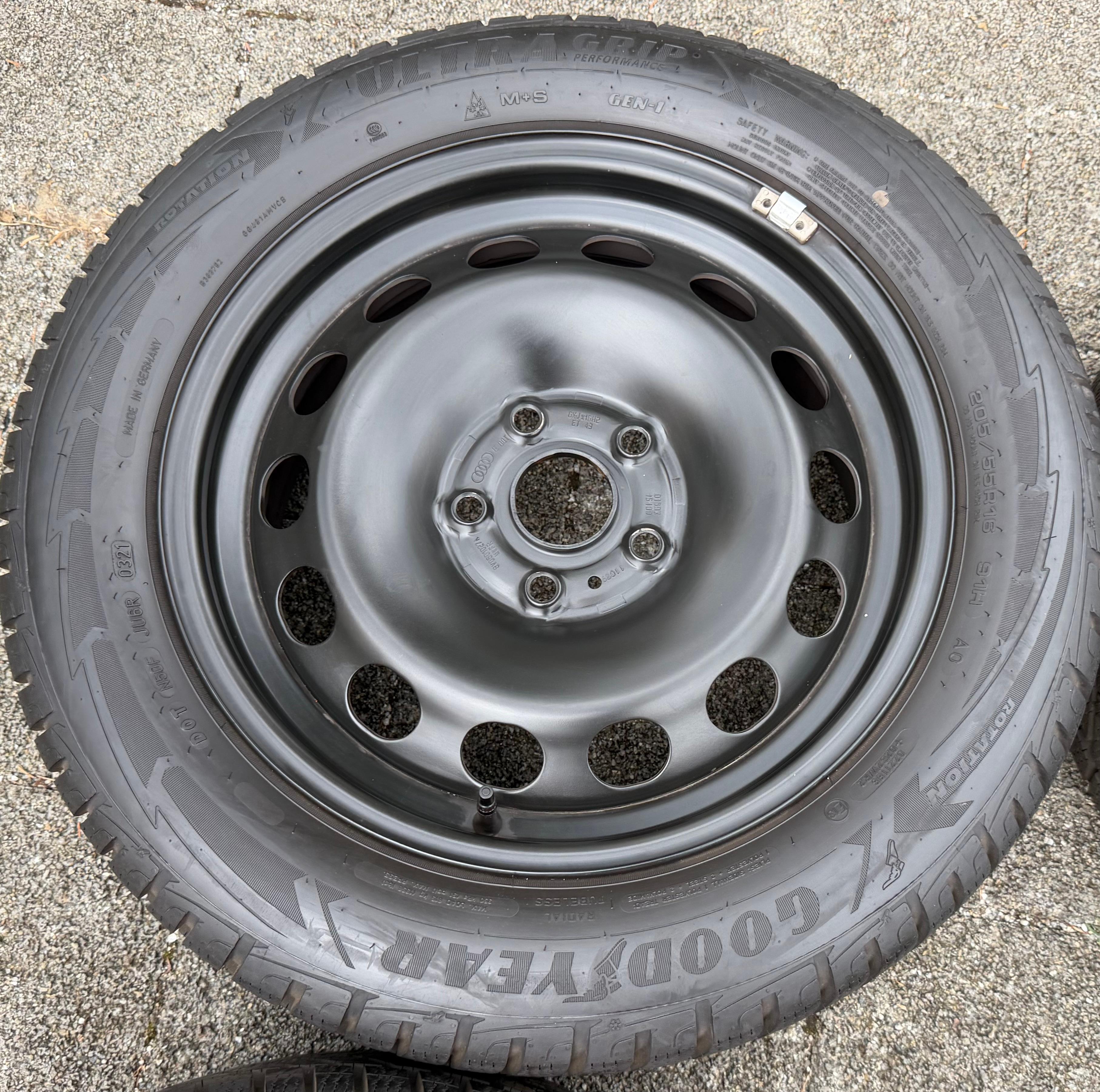 4 Winterräder Audi A3 8V Sportback Cabrio  205/55R16 91H Goodyear 8V0601027A 2021