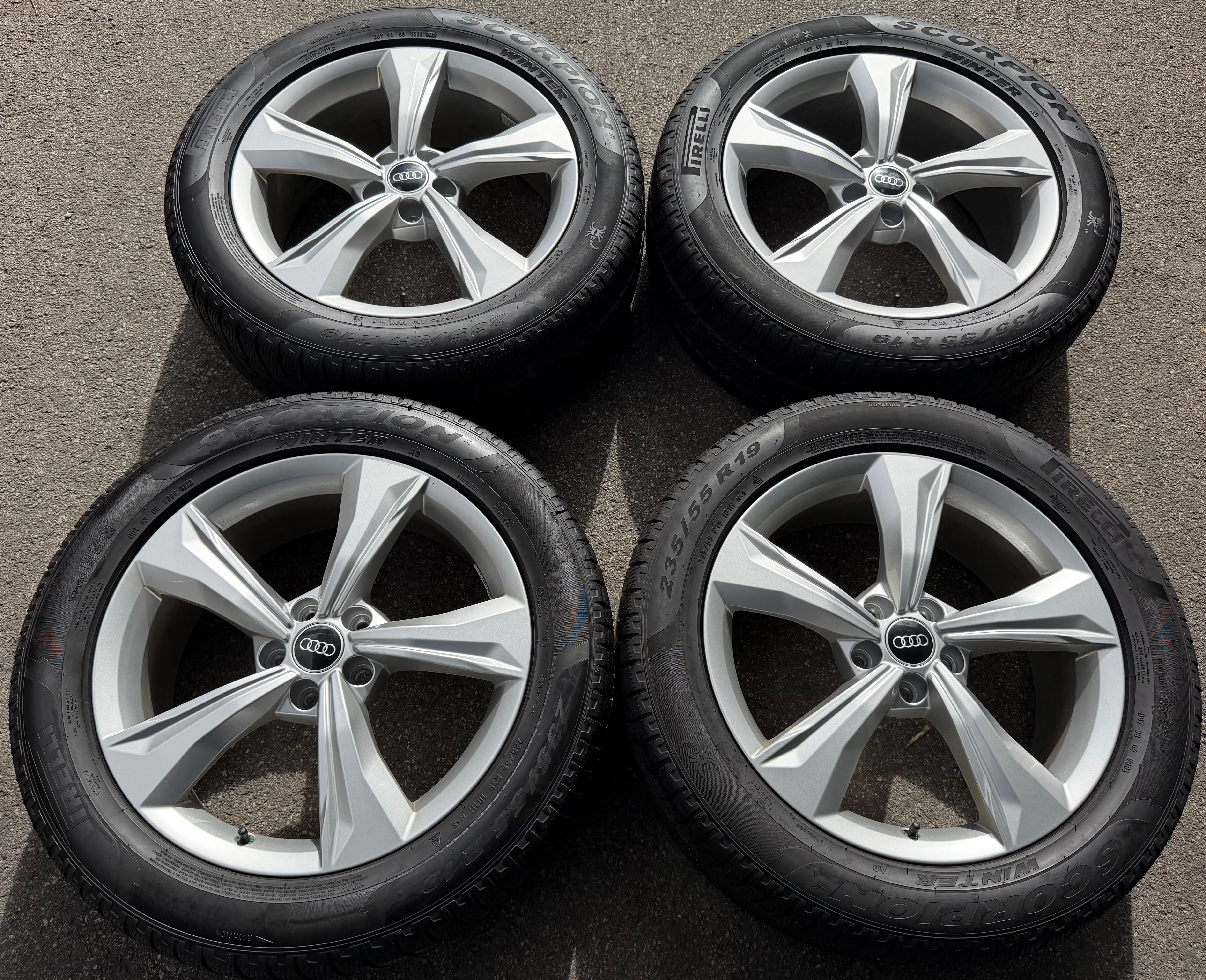 4 cerchi in lega originali da 19" Audi Q5 SQ5 FY 80A601025K 7x19 ET34 S-LINE