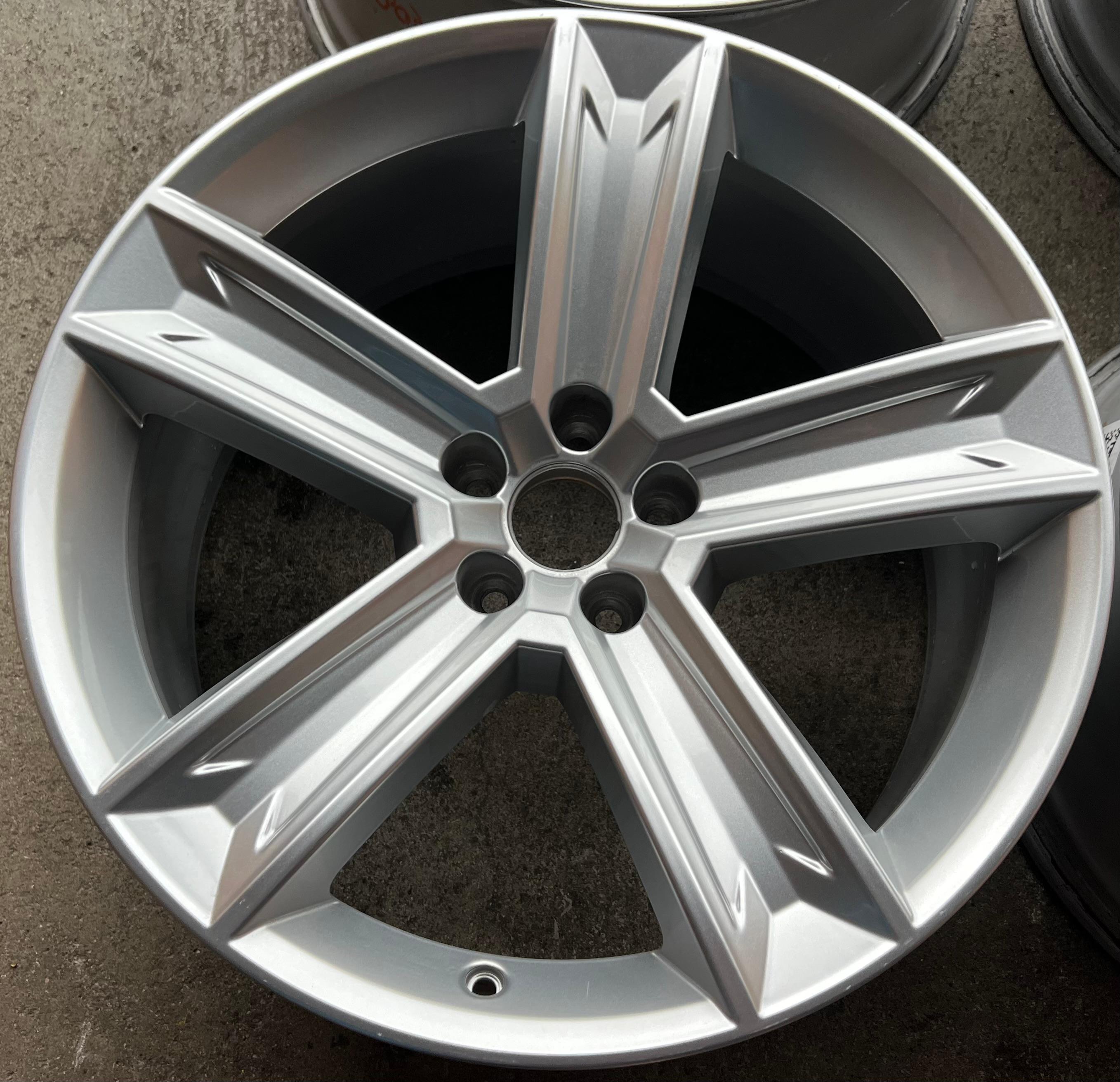 4 ORIGINAL 20" ALUFELGEN AUDI Q8 4M8601025C 9x20 ET20 FELGEN FREIHAUS