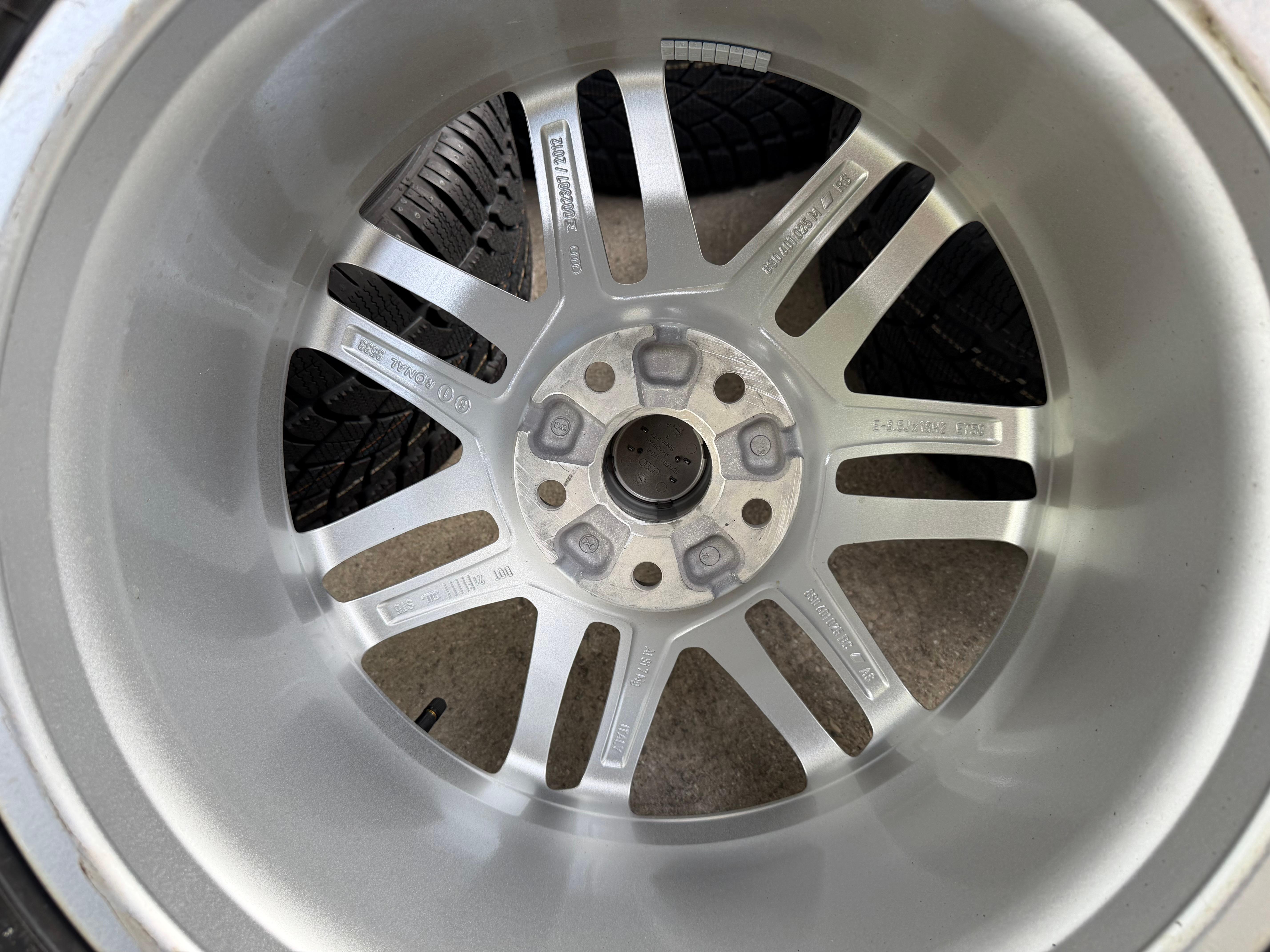 4 Original 18" Alu Winterräder Audi TT TTS 8S 8S0601025M 245/40R18 97V Dunlop