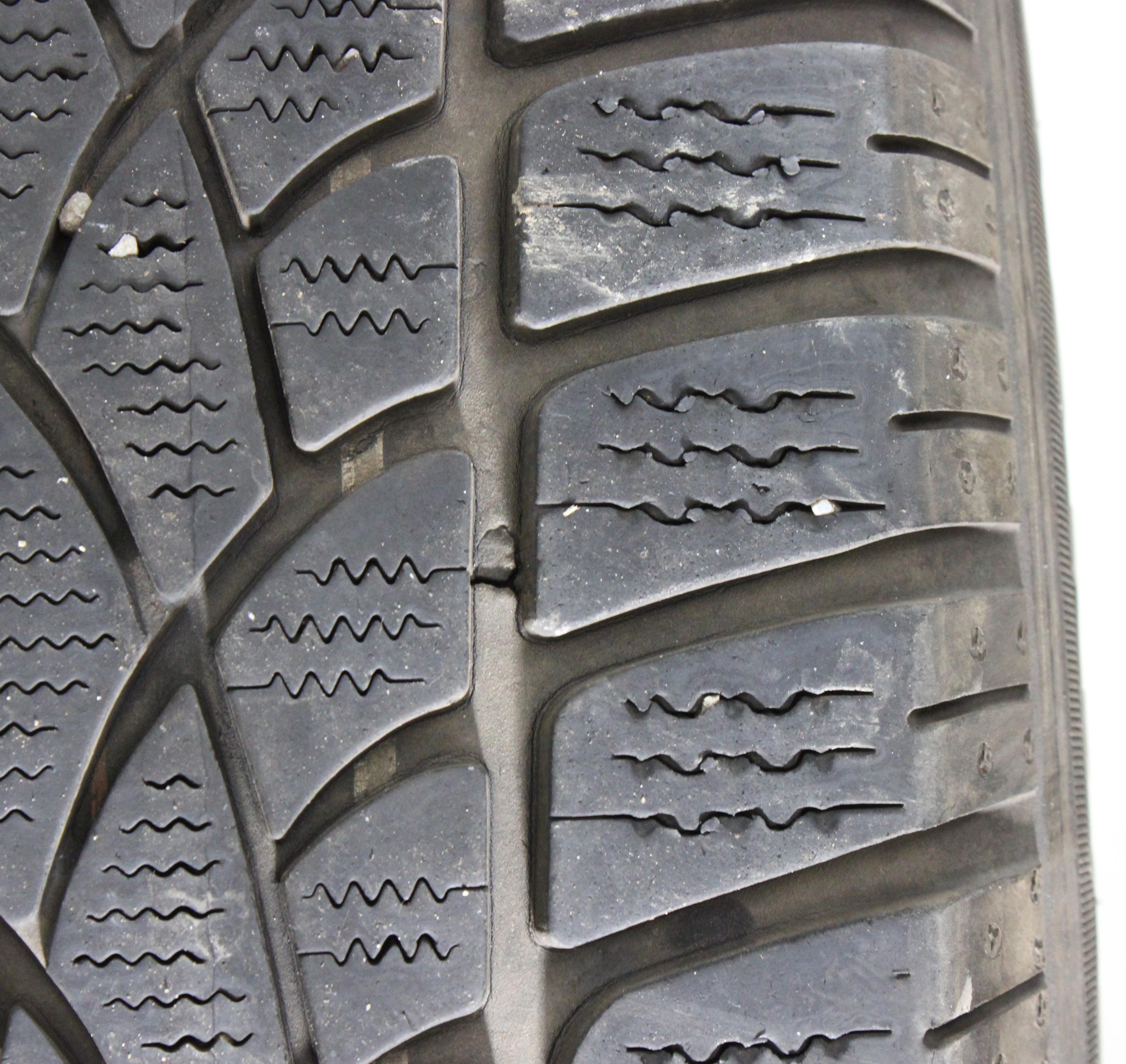 4 x 215/60R17C 104/102H Winterreifen Dunlop SP Winter Sport 3D   5-5,5mm 2022