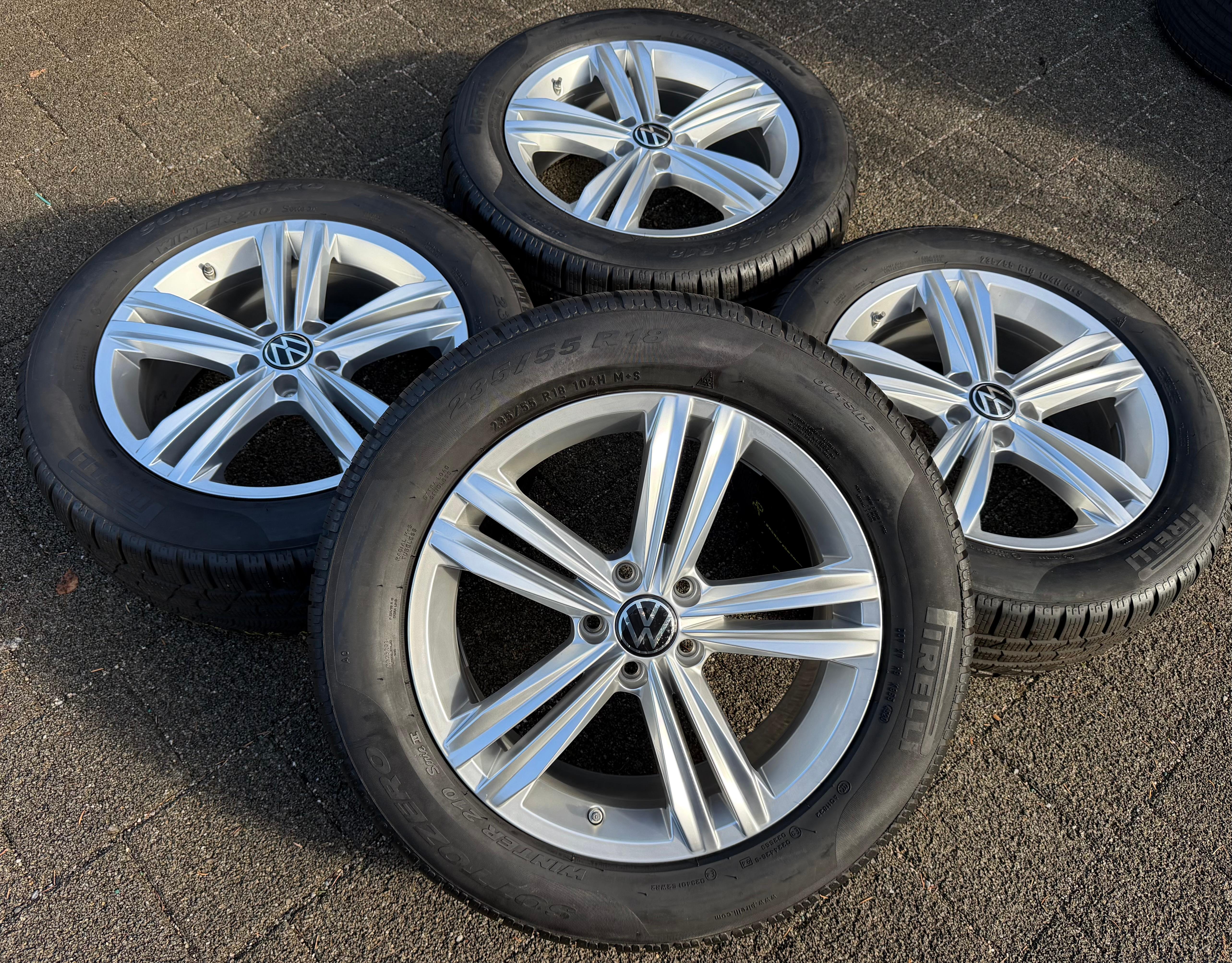 4 ruedas de invierno de aleación originales de 18" para VW Tiguan II 5NA 235/55R18 104H 5NA601025M Sebring Pirelli