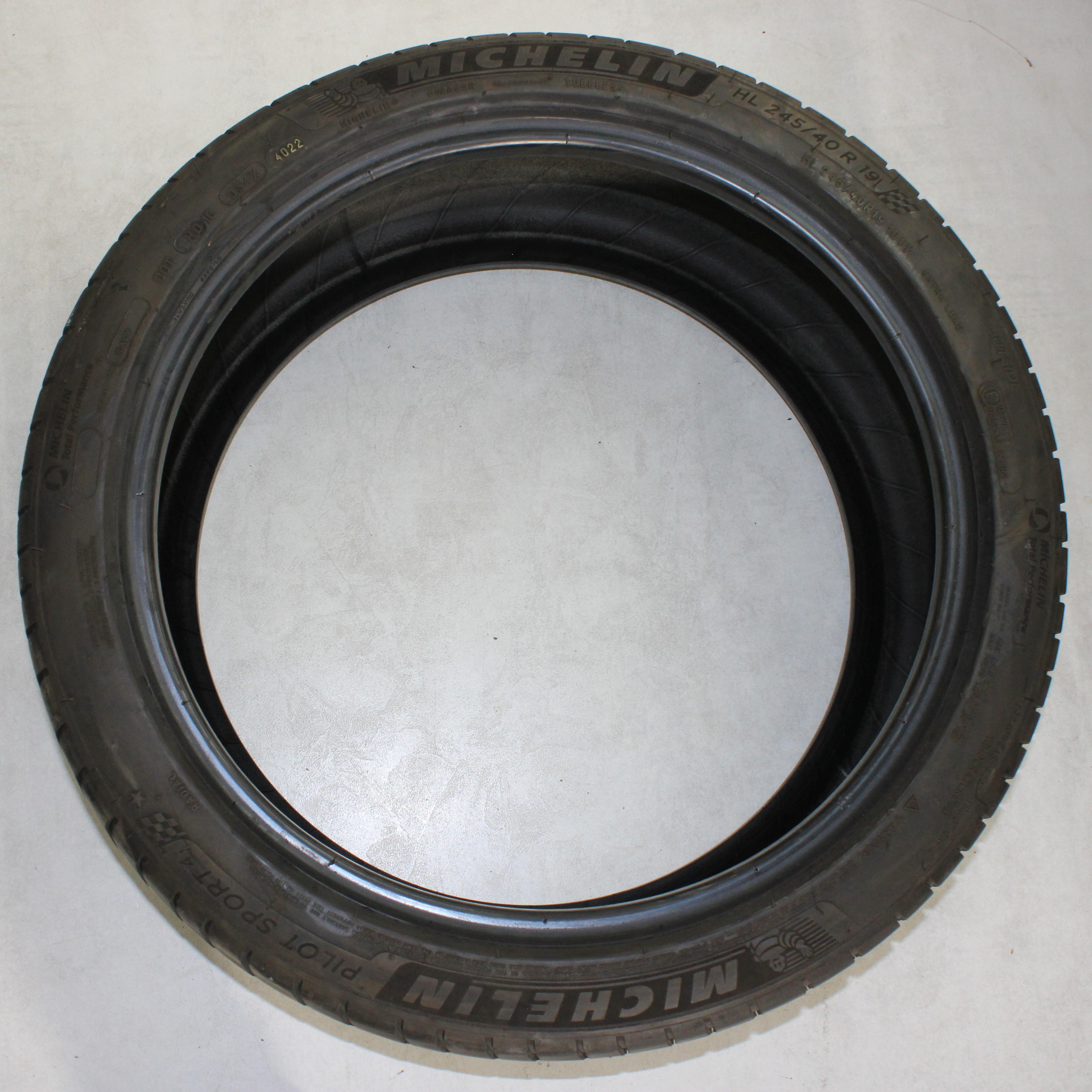 1 x 245/40R19 101Y neumático de verano Michelin Pilot Sport 4 * 4,5-5mm 2022 XL