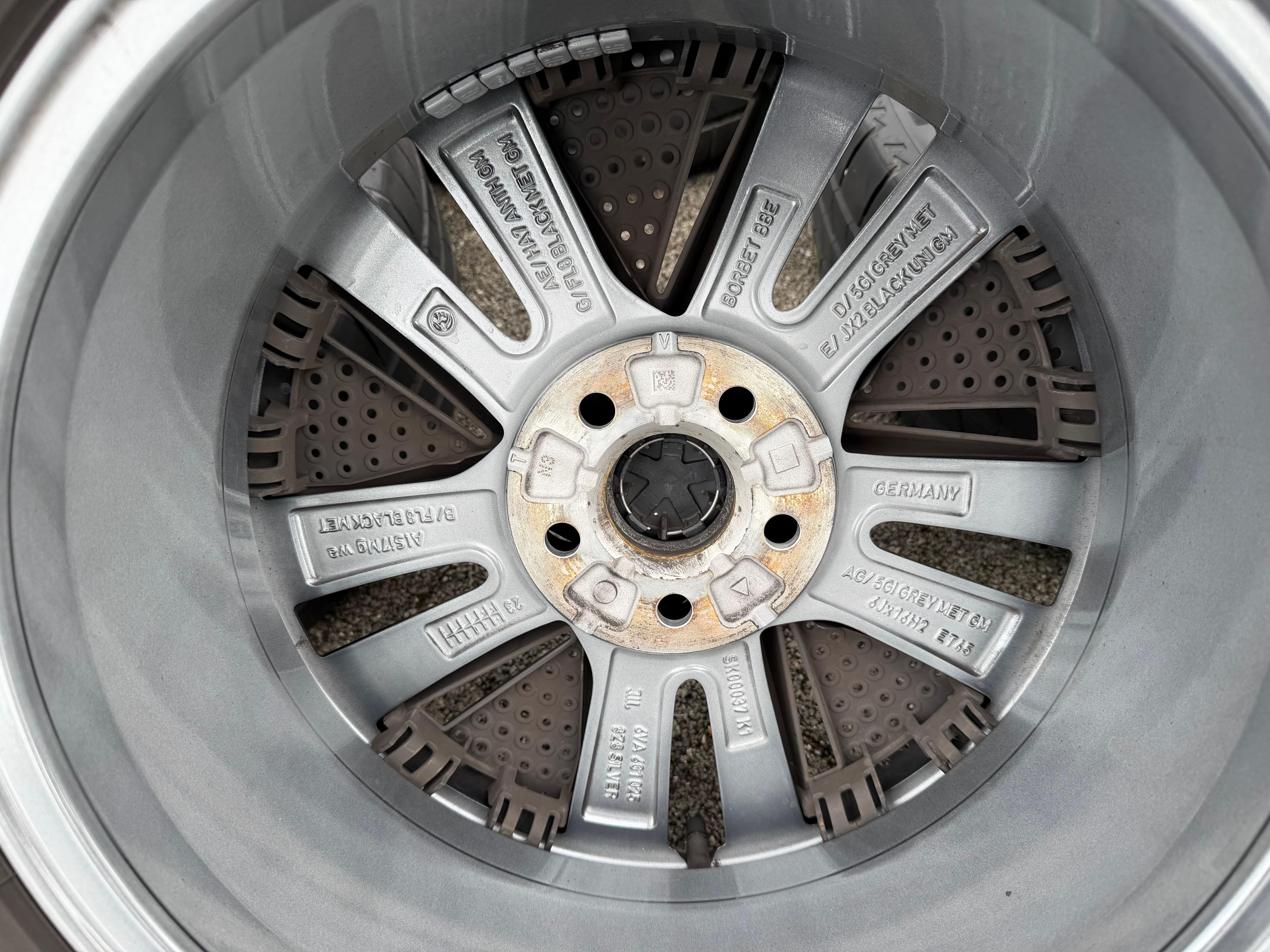 4 ruote estive in lega originali da 16" Skoda Fabia 4 IV PJ 6VA601025 195/55R16 91V 2023