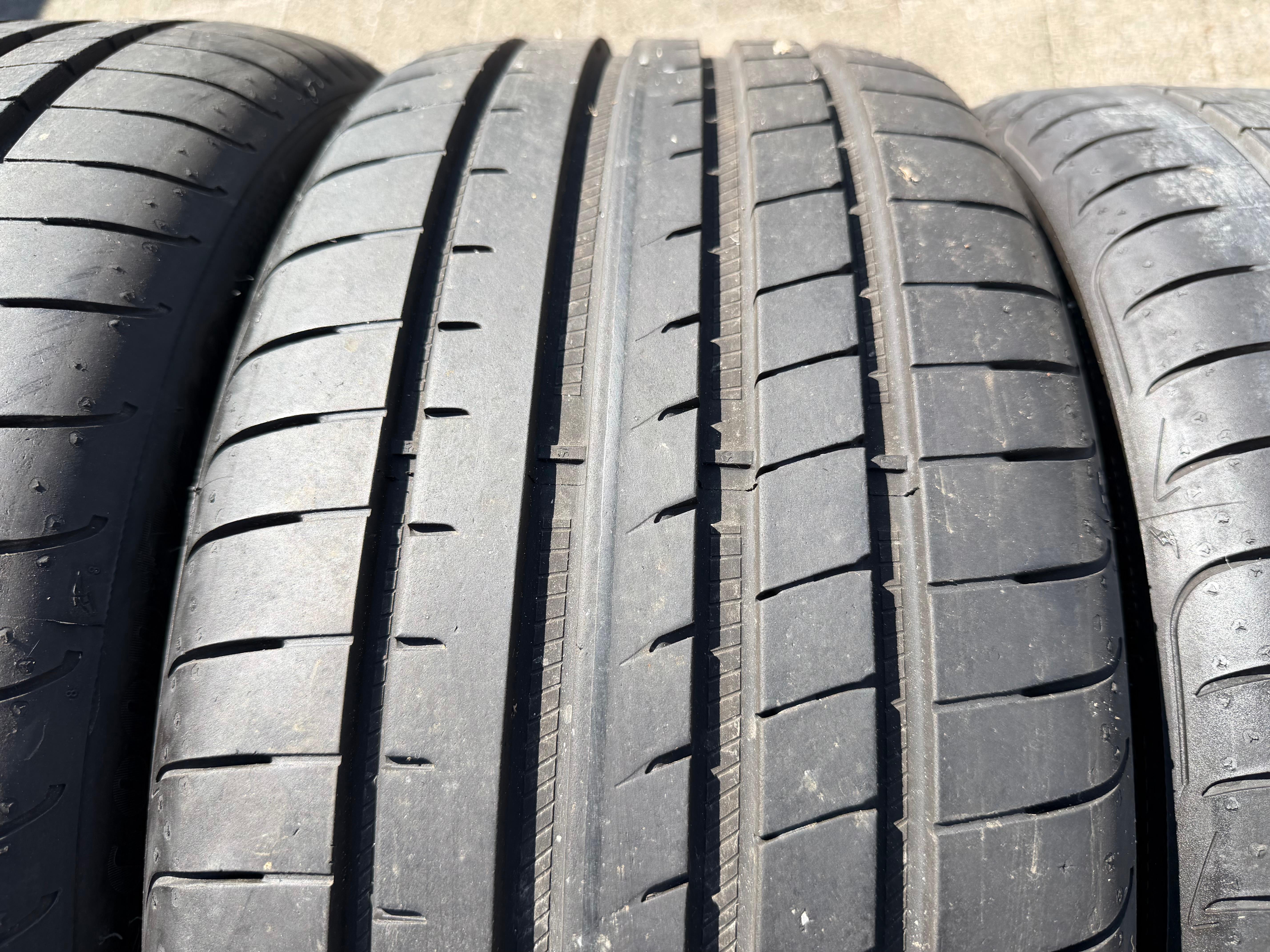 Cerchi estivi in alluminio da 4 OZ e 19" per Mercedes Classe C, CLK, CLC, SLK AMG con pneumatici Goodyear