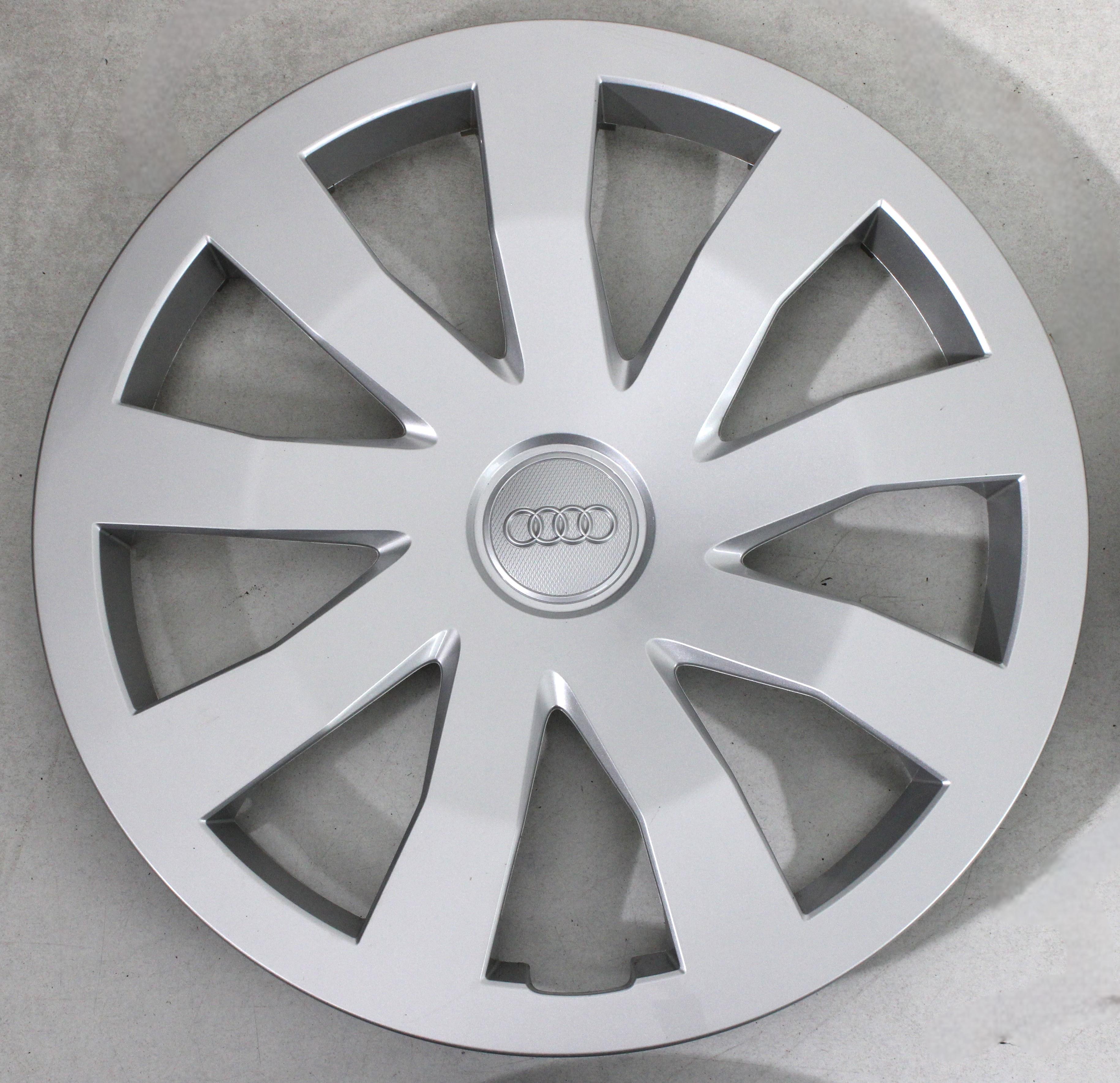 4 TAPACUBOS ORIGINALES DE 15" AUDI A1 GB 82A601147 15 PULGADAS