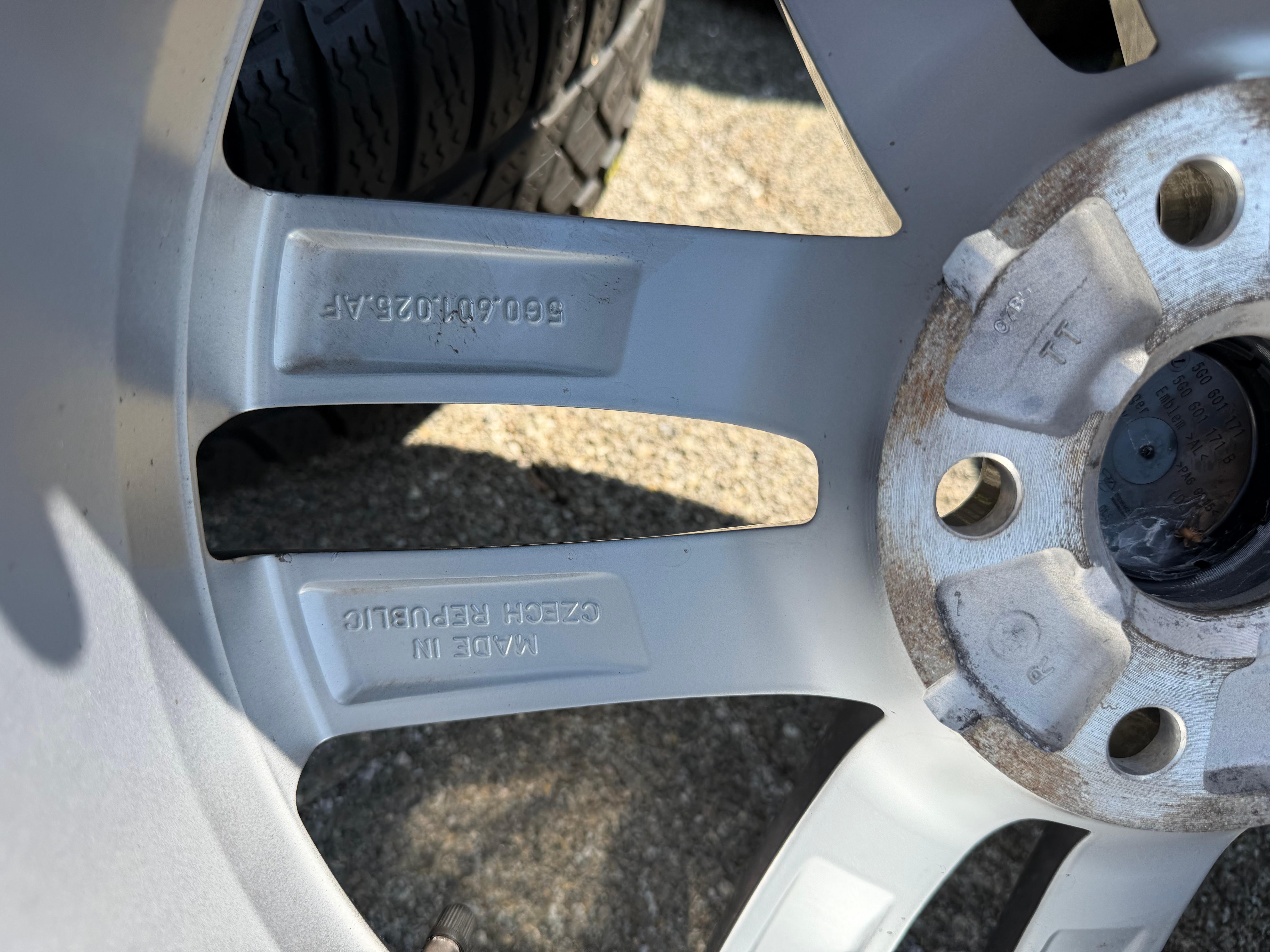 4 Original 18" Alu Winterräder VW Golf VII 7 AU 225/40R18 92V Salvador 5G0601025AF