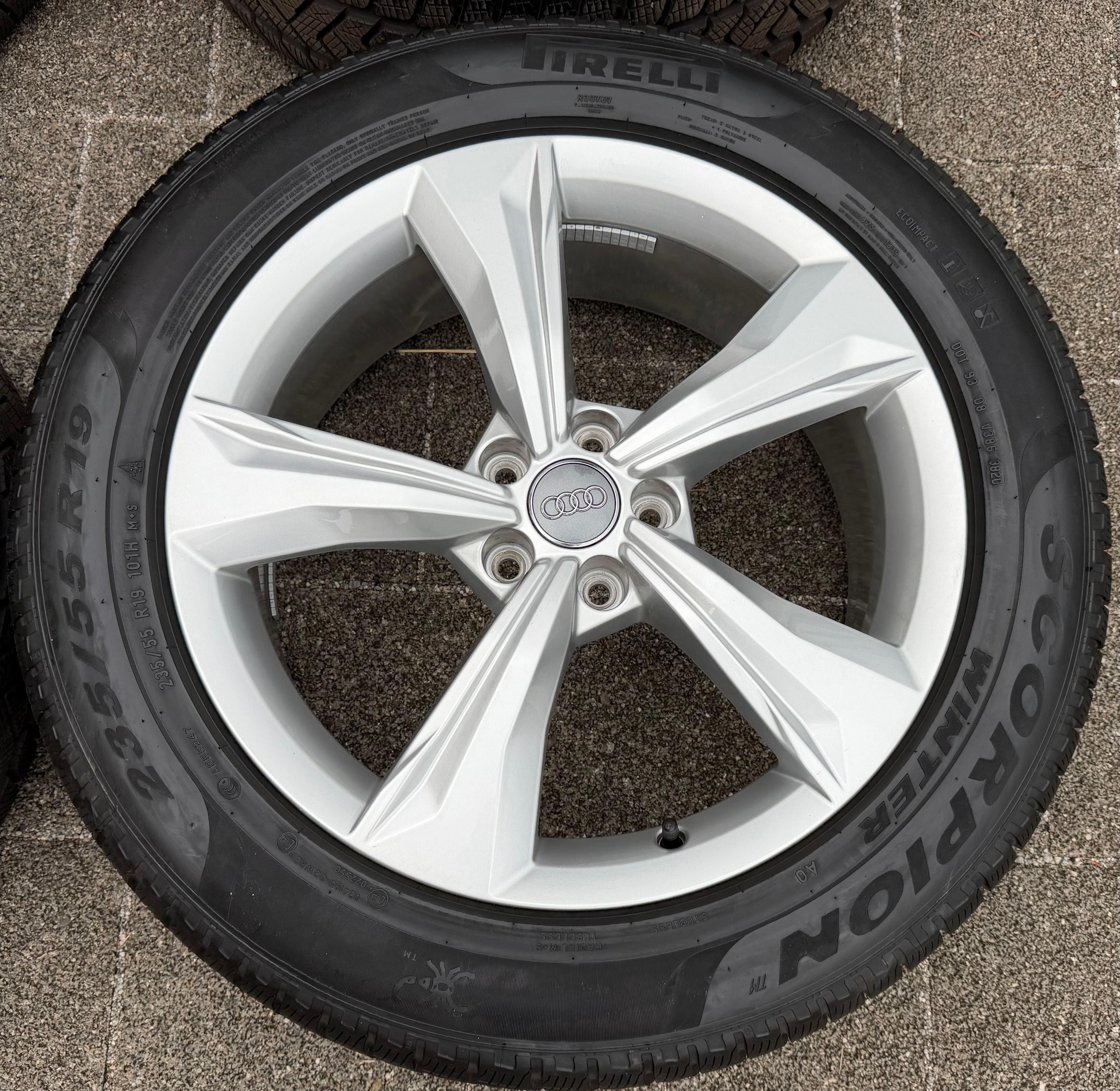4 Original 19" Alu Winterräder Audi Q5 SQ5 FY 80A601025K 235/55R19 101H Pirelli