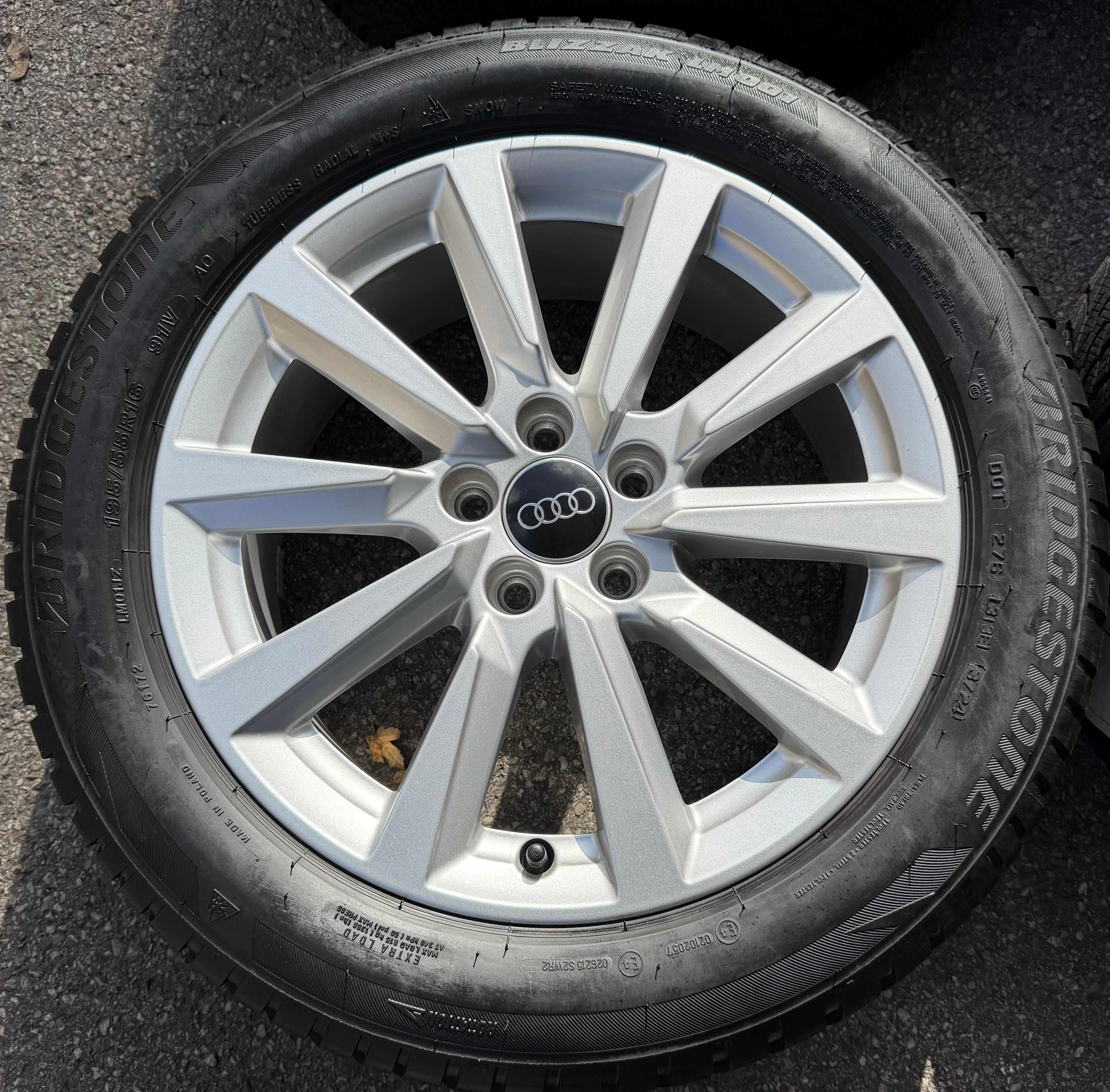 4 ruedas de invierno de aleación originales Audi A1 GB 82A601025C 195/55R16 91V Bridgestone 2024