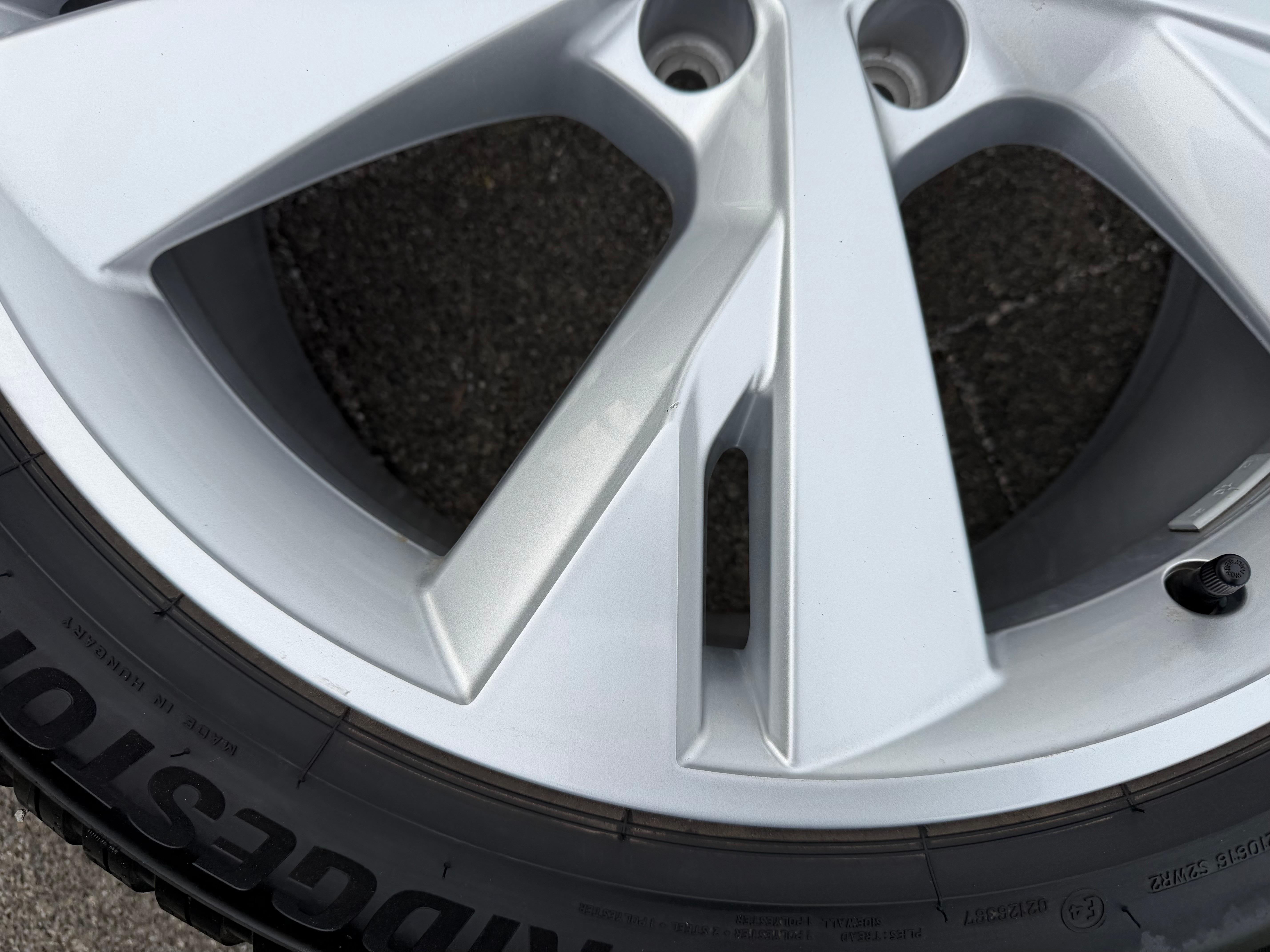 4 RUEDAS DE INVIERNO DE ALEACIÓN ORIGINALES DE 20" PARA AUDI Q4 E-TRON 235/50R20 101T 255/45R20 101T TOP