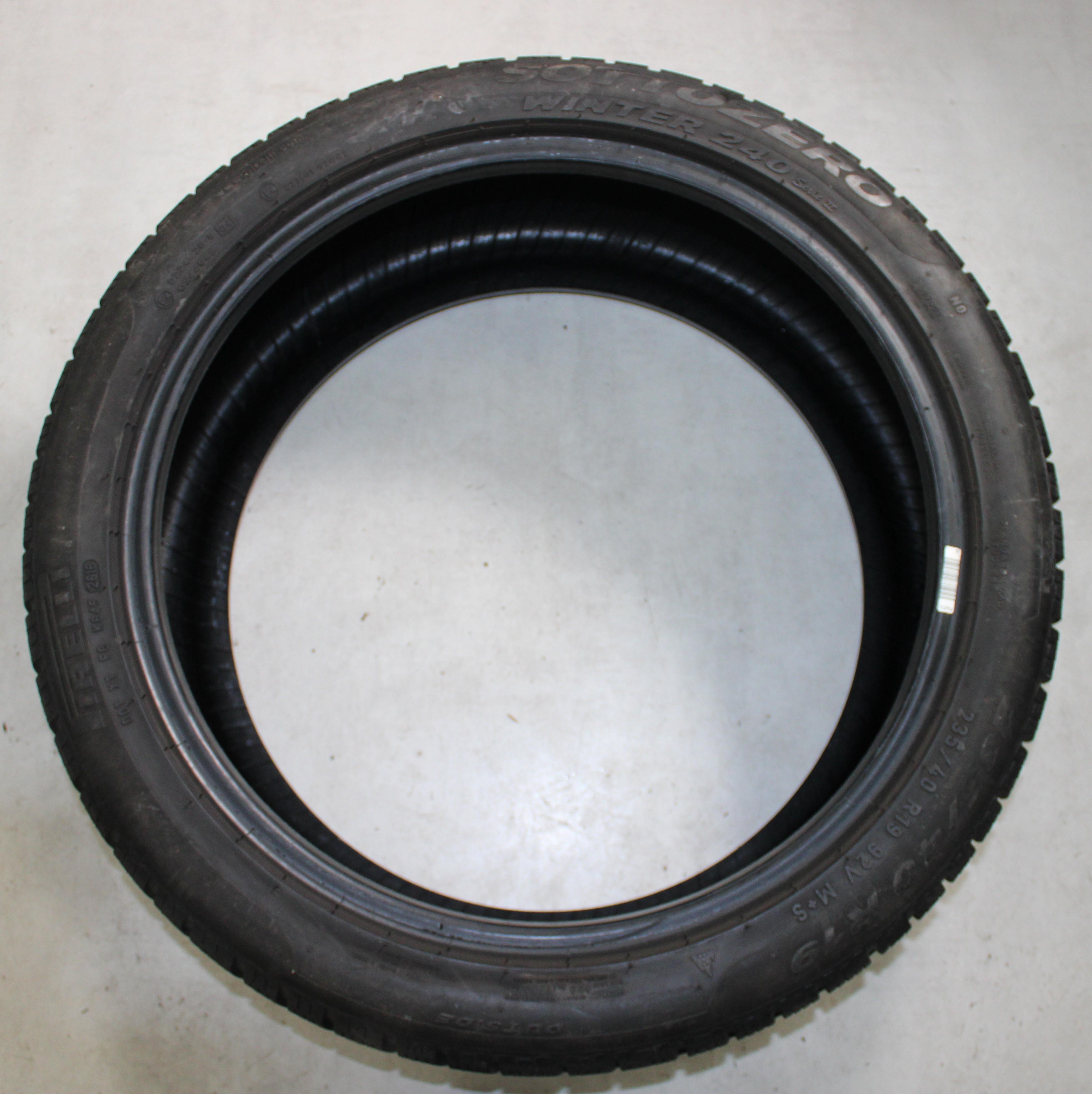 2 x 235/40R19 92V Winterreifen Pirelli Sottozero 2 N0 5mm 2016