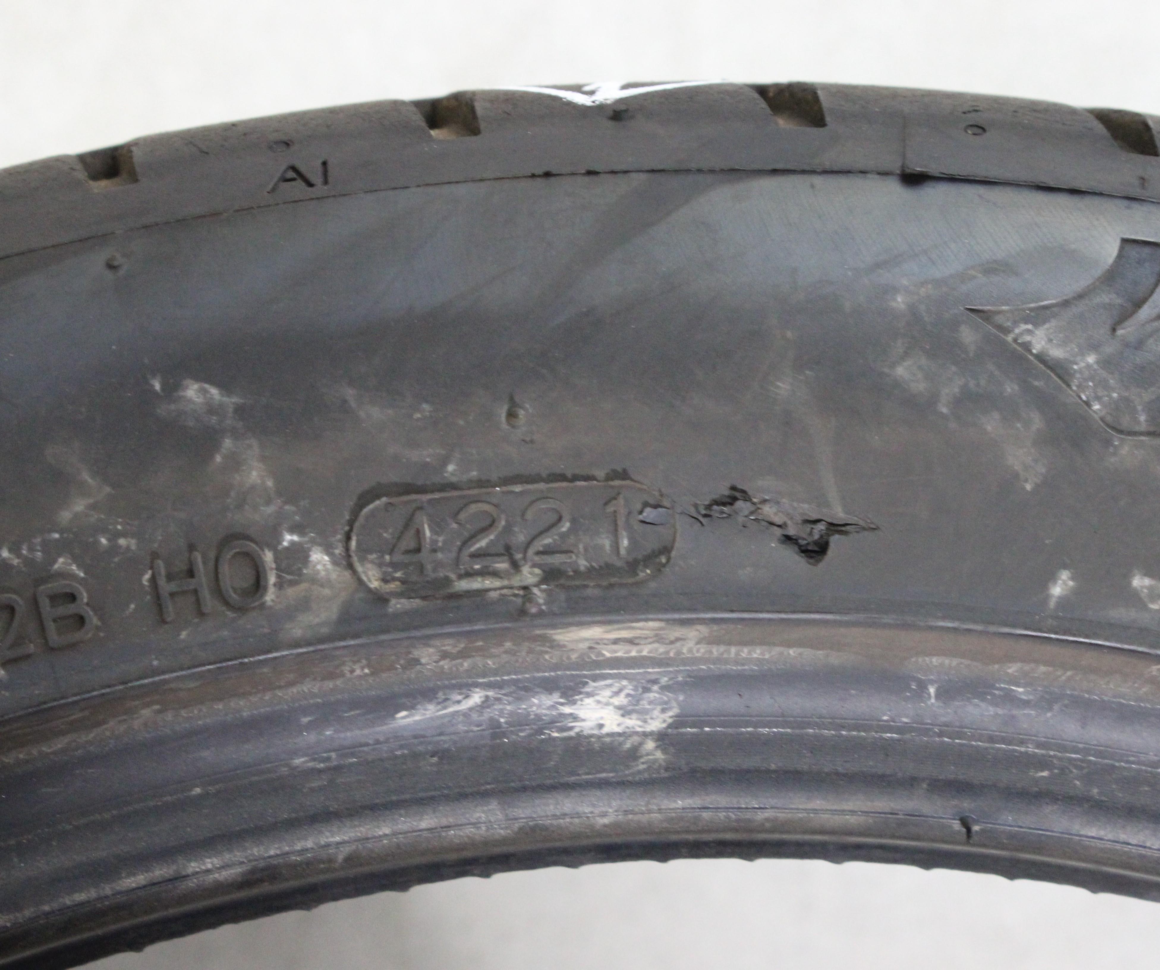 4 x 235/40R19 96W Sommerreifen Hankook Ventus S1 Evo 3 TO 2x5mm/2x5,5-6mm 2021 Silent