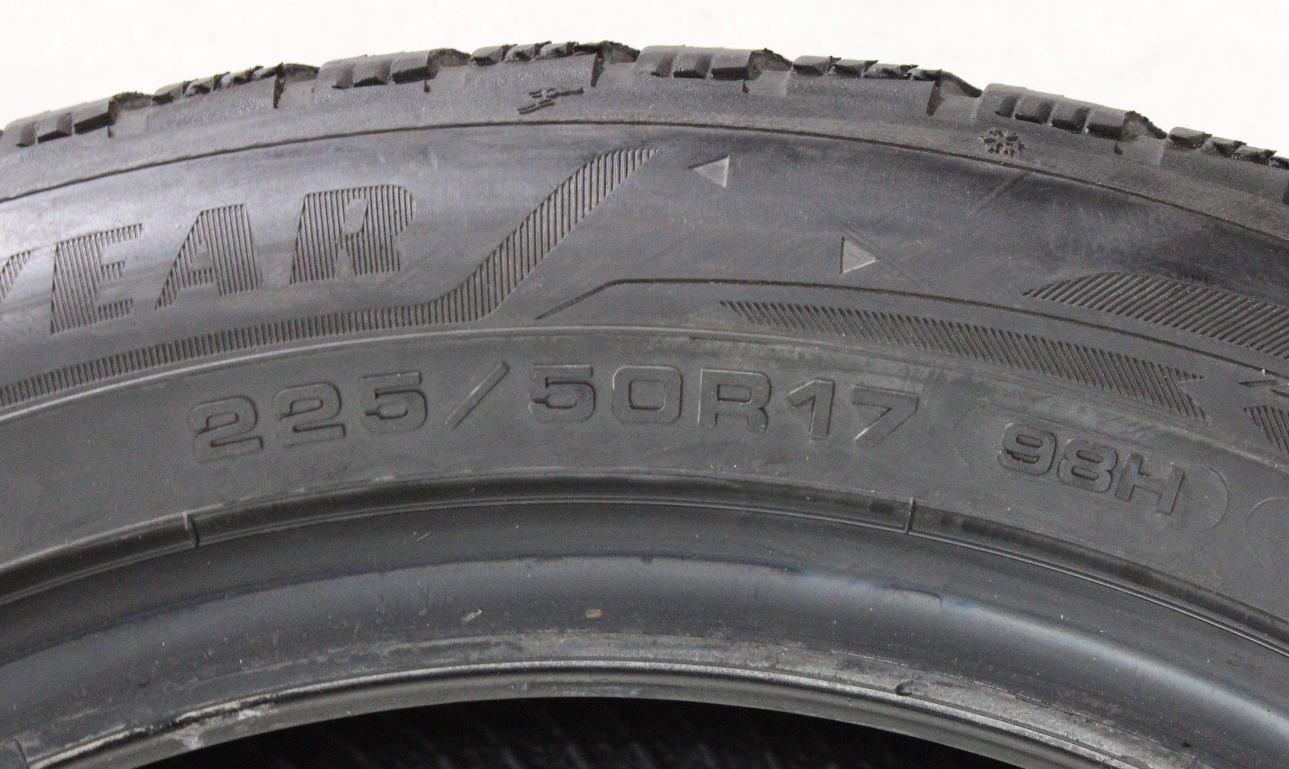 2 x 225/50R17 98H Winterreifen Goodyear Ultra Grip Performance 3 6-6,5mm 2023