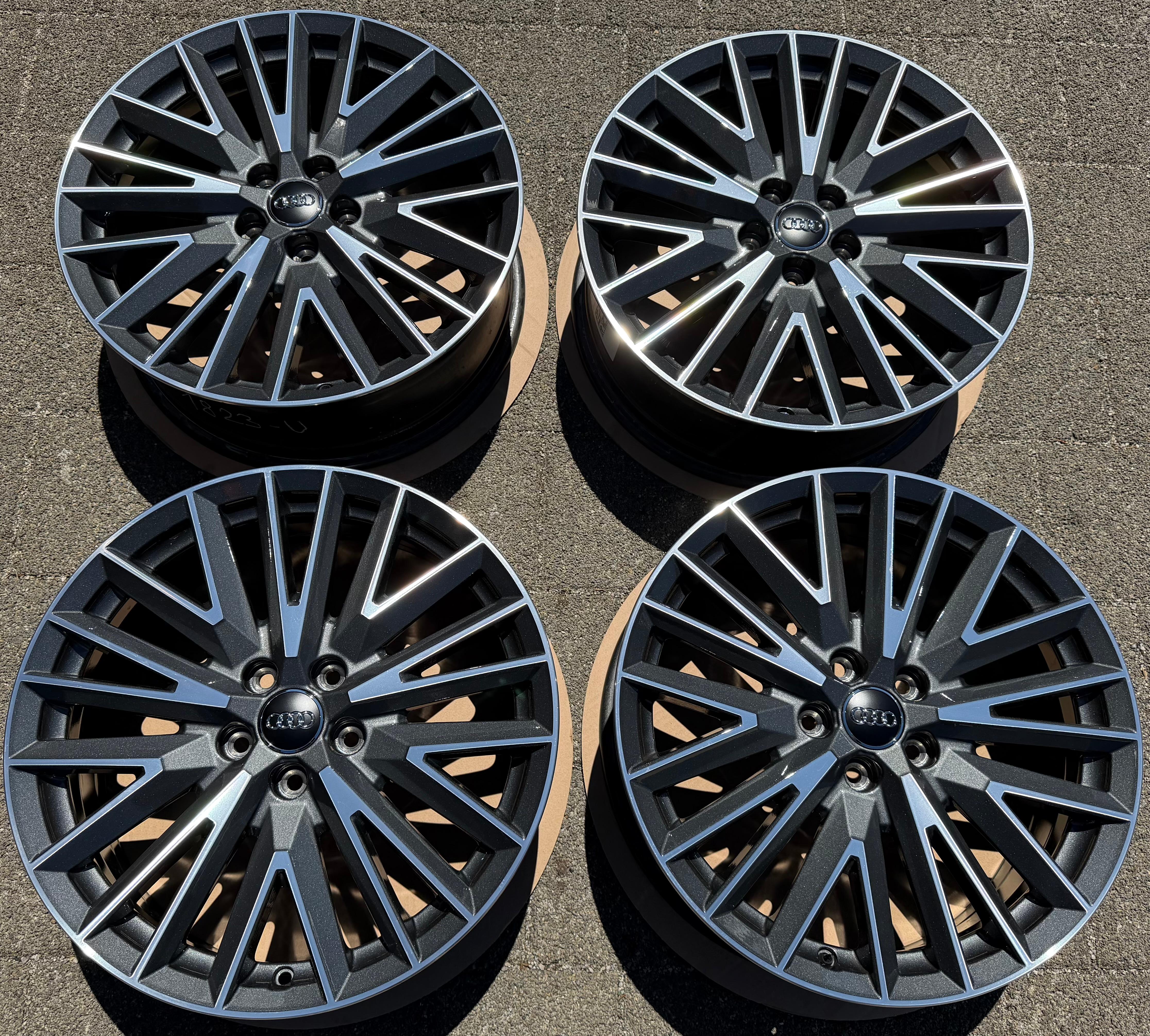 4 ORIGINAL 19" ALUFELGEN AUDI Q3 F3 SQ3 83A601025L 7x19 ET43 FELGEN FREIHAUS