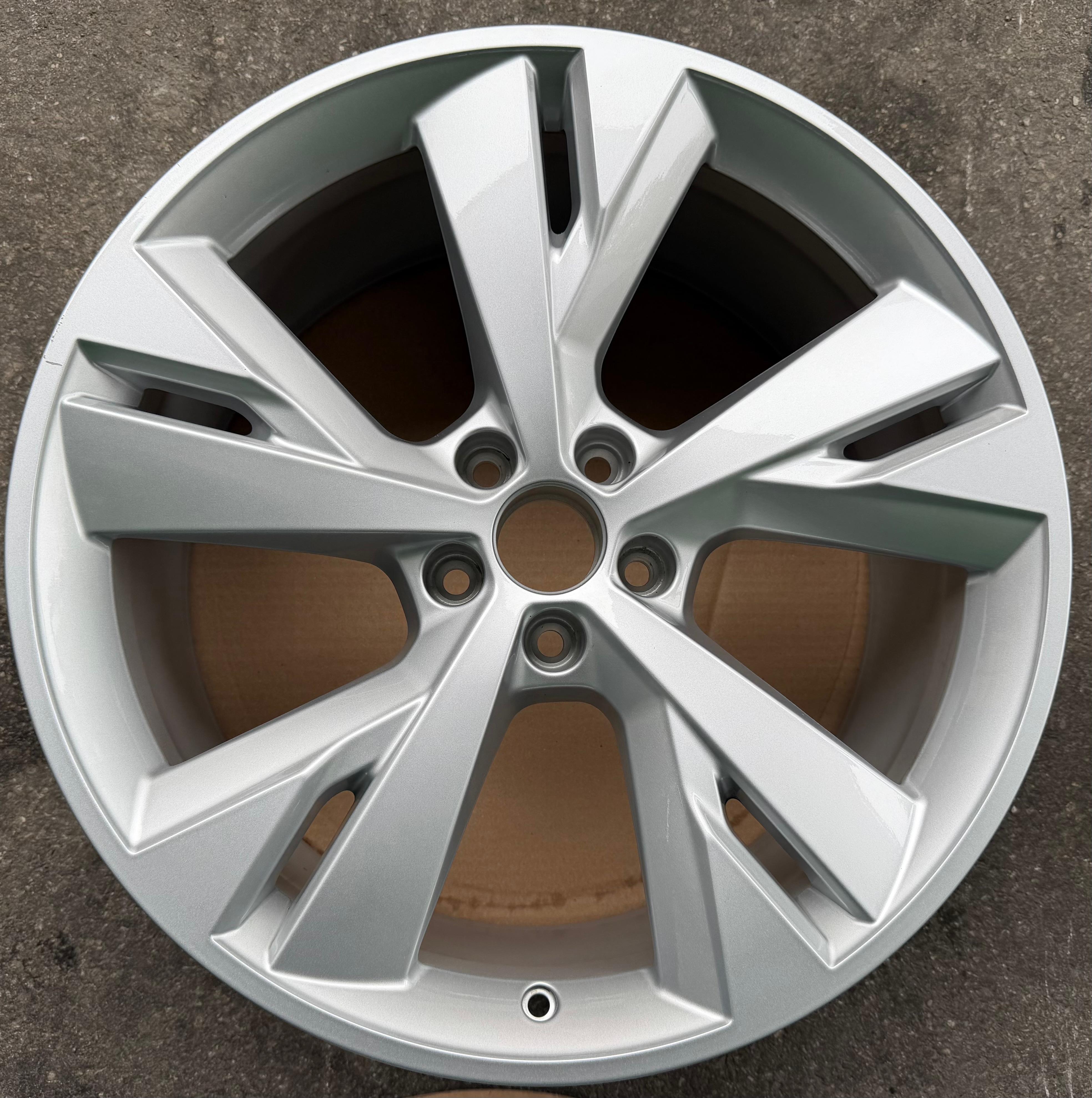 1 cerchio in lega originale da 20" per Audi Q4 e-tron, codice 89A601025L, 9x20 ET42, spedizione gratuita