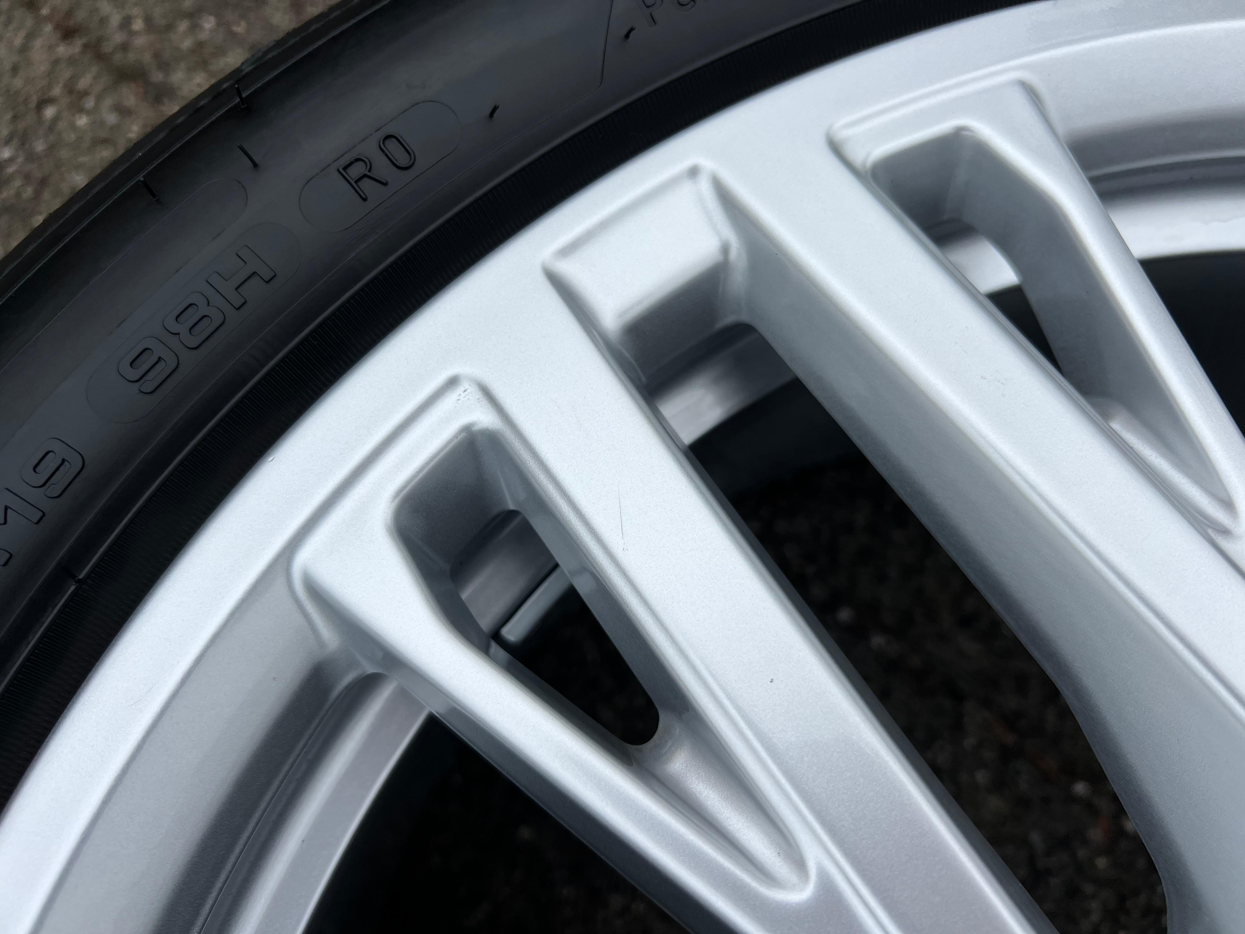 4 RUEDAS DE ALUMINIO DE INVIERNO ORIGINALES DE 19" AUDI A5 S5 FU2 B10 8B3601025AS 245/40R19 98H 2024
