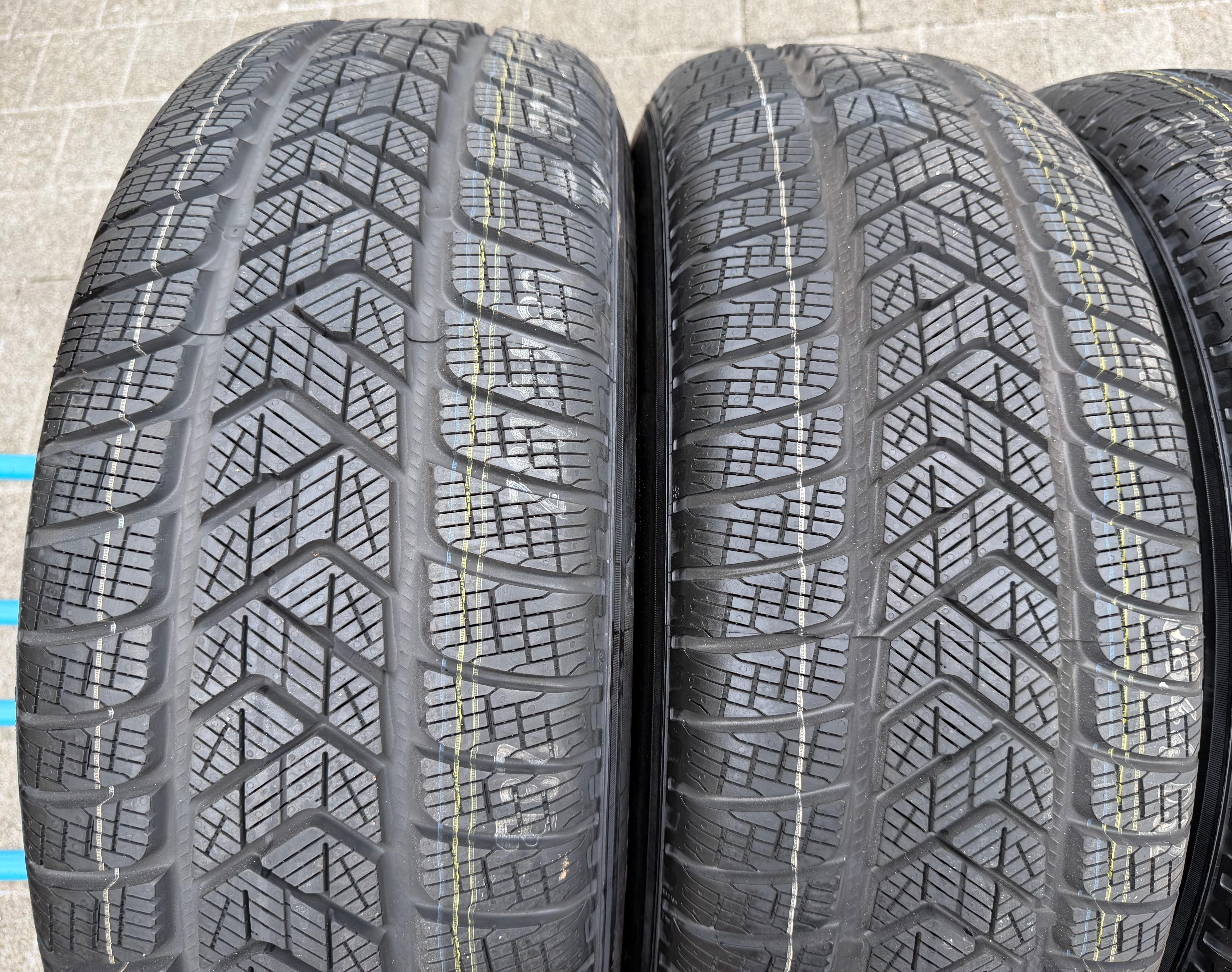 4 Original 17" Alu Winterräder Audi Q5 FY 80A601025J 7x17 ET34 235/65R17 104H NEU