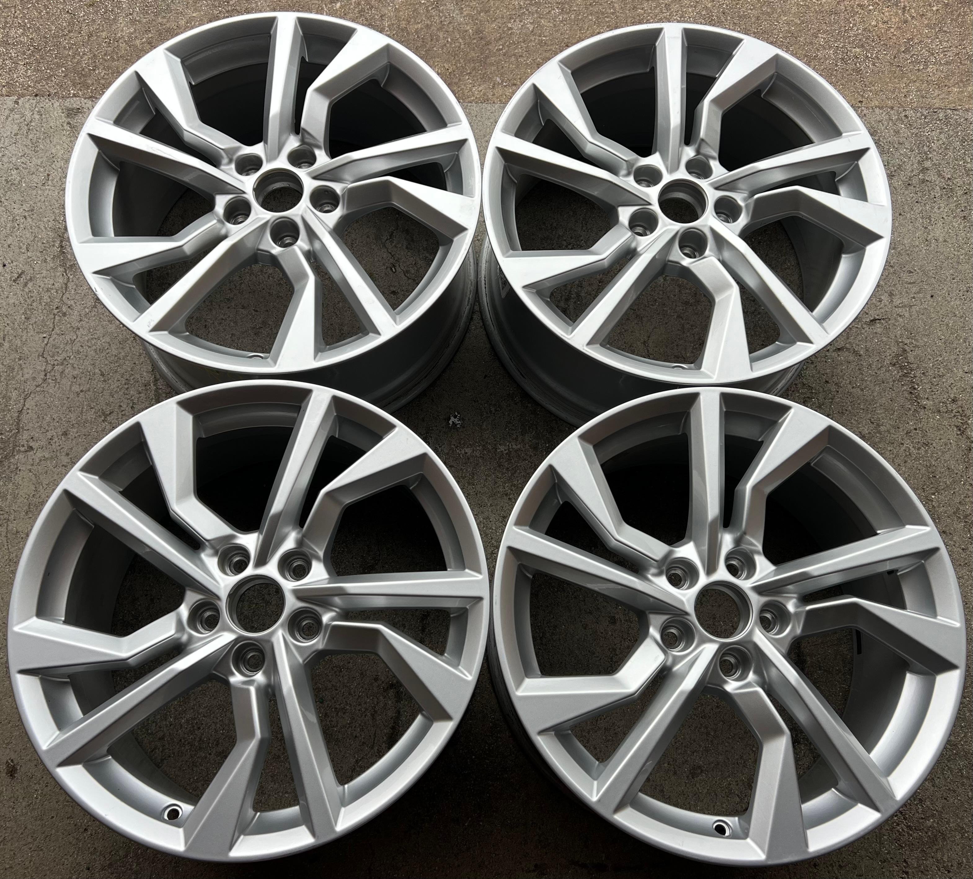 4 CERCHI IN LEGA ORIGINALI DA 18" CERCHI AUDI TT TTS 8S 8S0601025AN 8,5x18 ET50 CONSEGNA GRATUITA