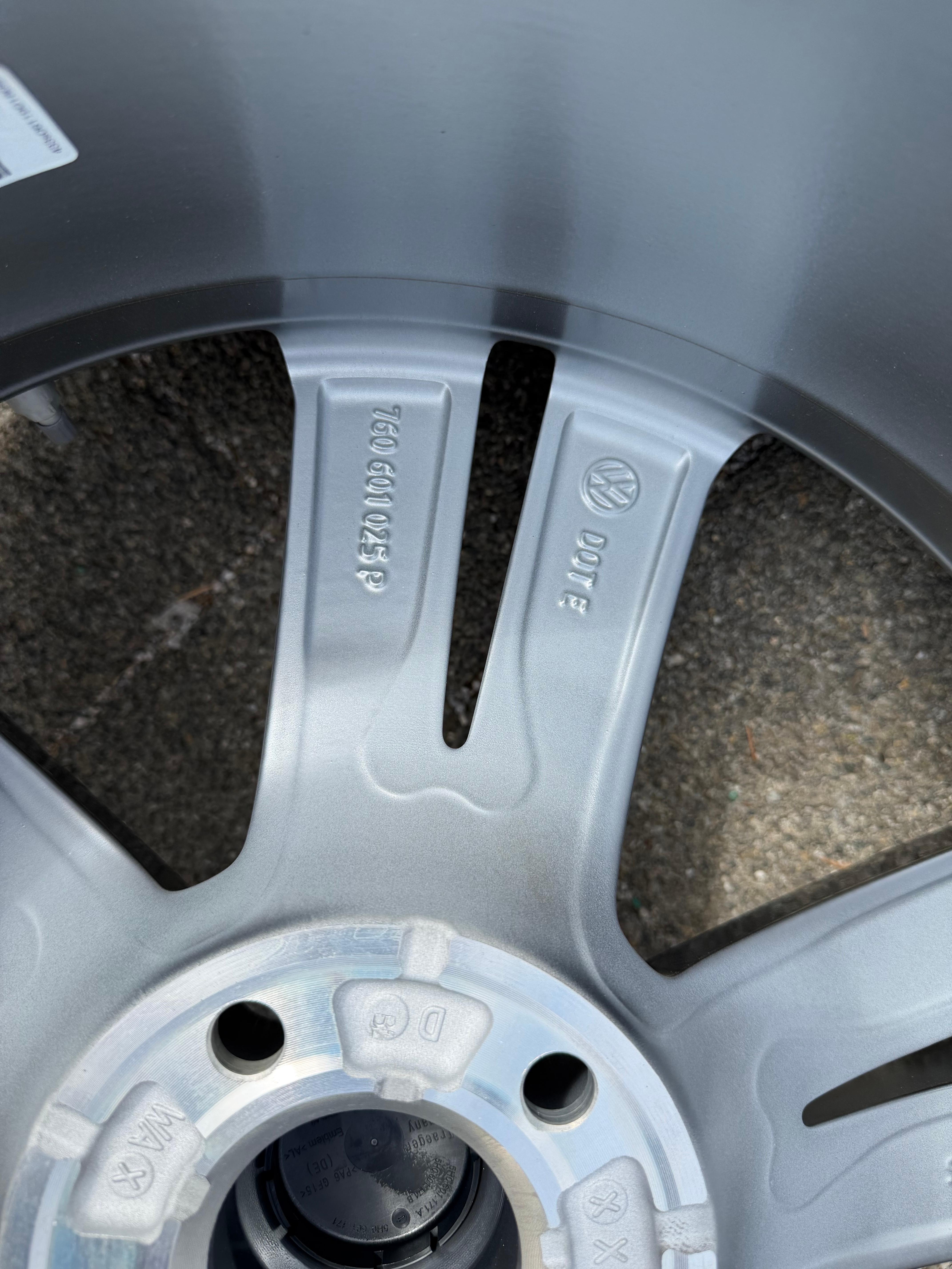 1 x originele 19" aluminium velg VW Touareg 3 III CR7 760601025P 8,5x19 ET38 Sebring RDKS
