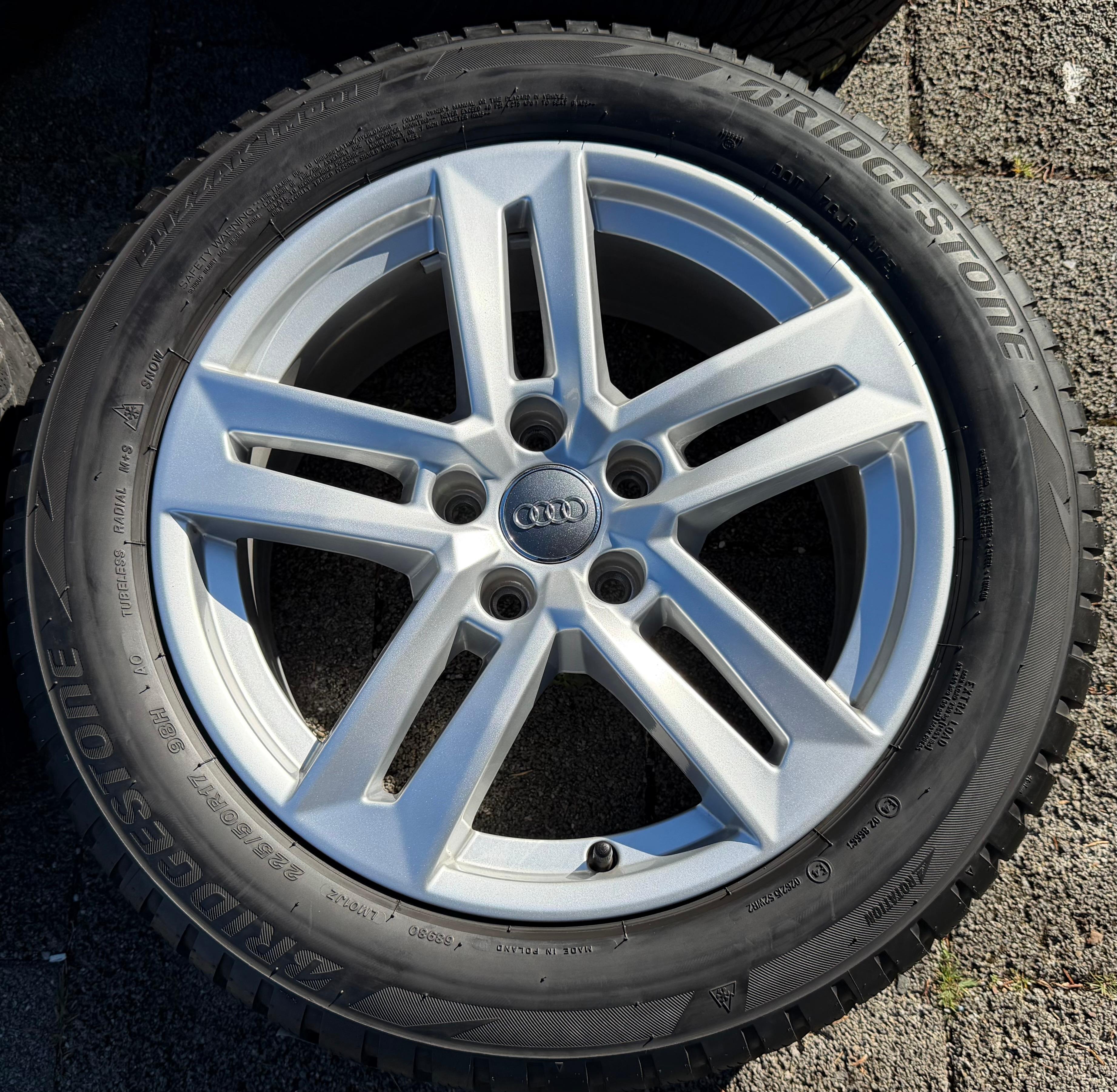 4 Original 17" Alufelgen Audi A4 8W B9 8W0601025P 7x17 ET42 Felgen