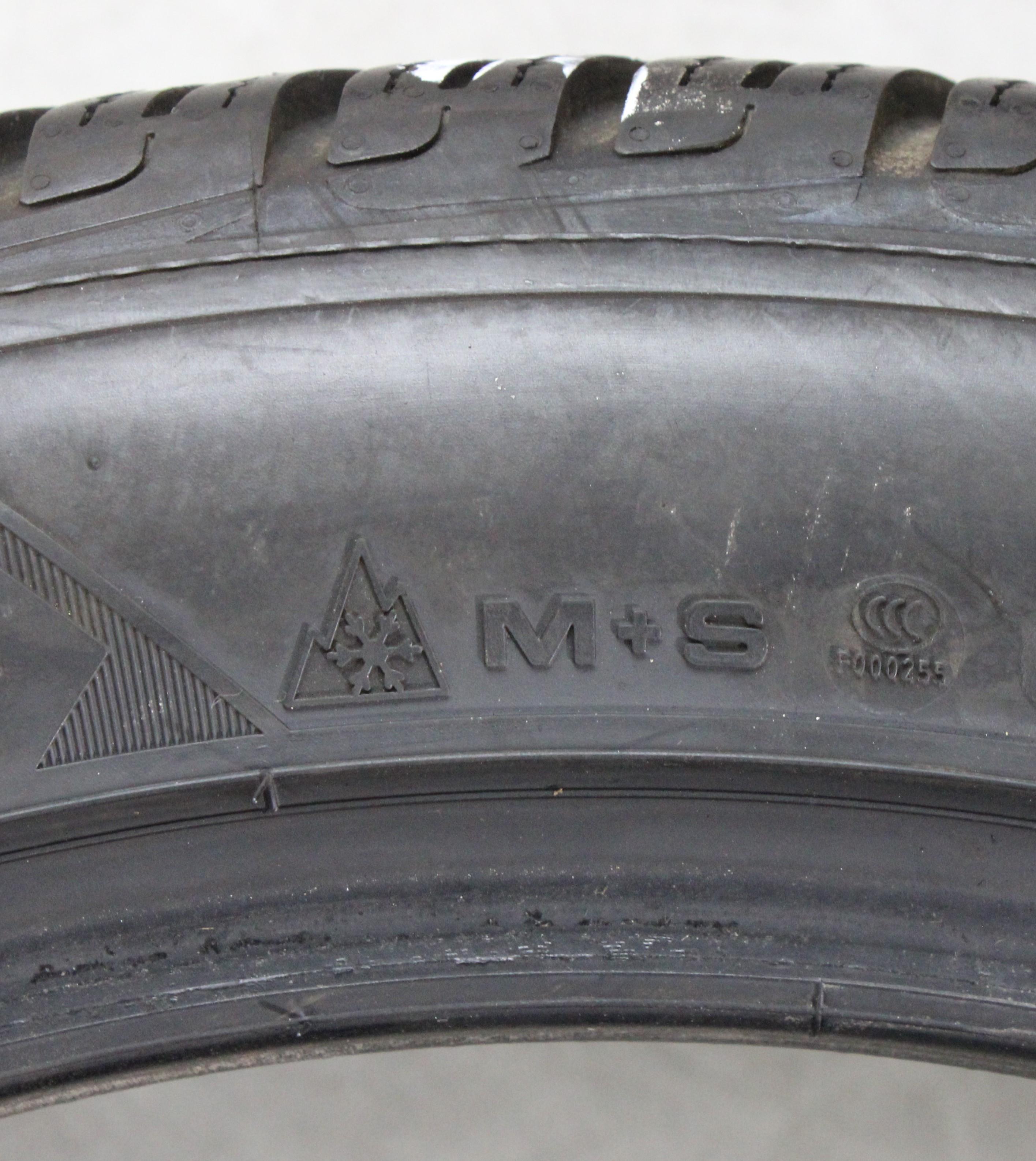1 x 285/40R20 108V Winterreifen Goodyear Ultra Grip Performance GEN-1 6,5-7mm 2023