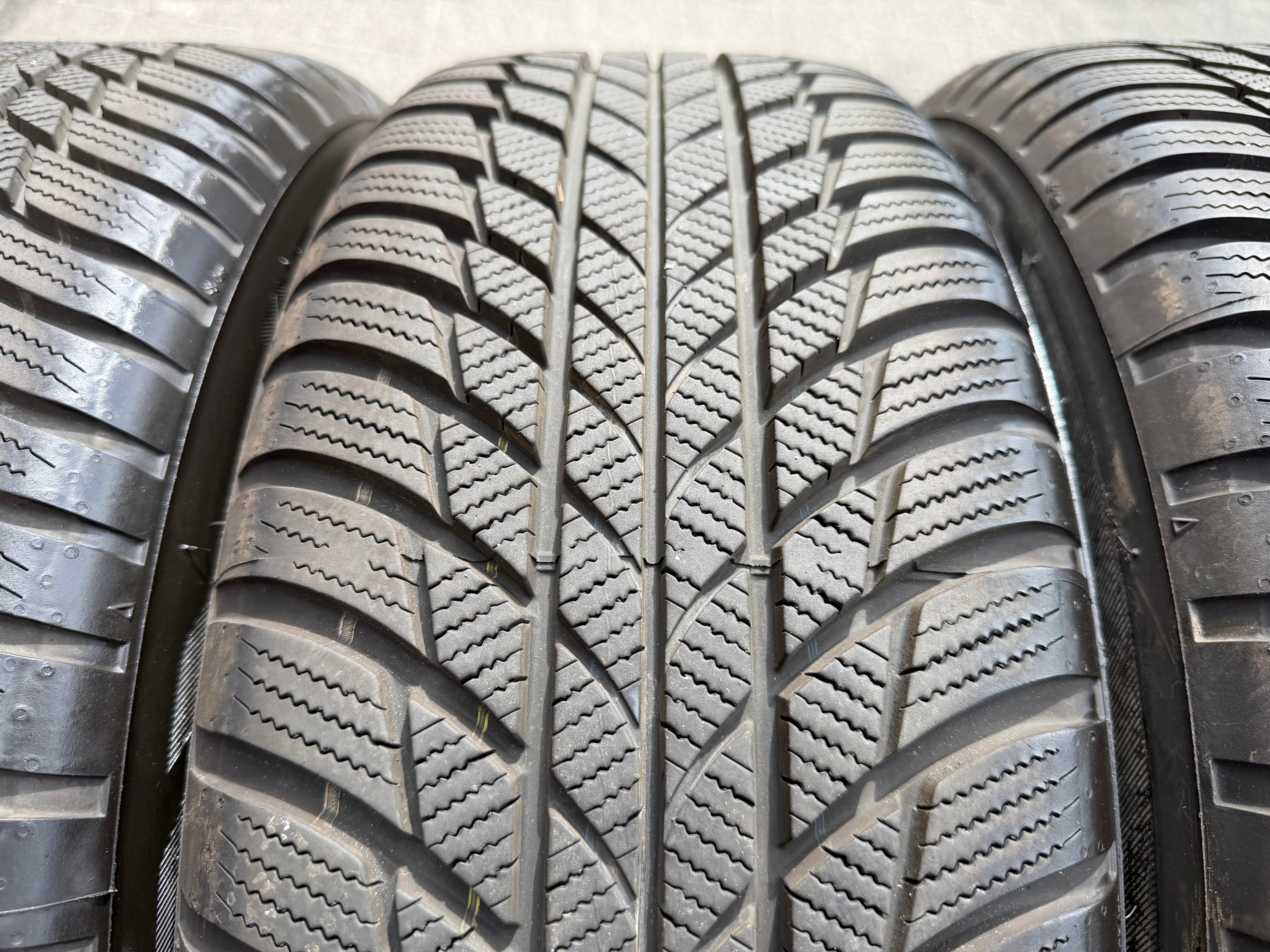 4 ruote complete in lega originali invernali Audi A1 Allstreet City Carver GBH 82B071496 Bridgestone