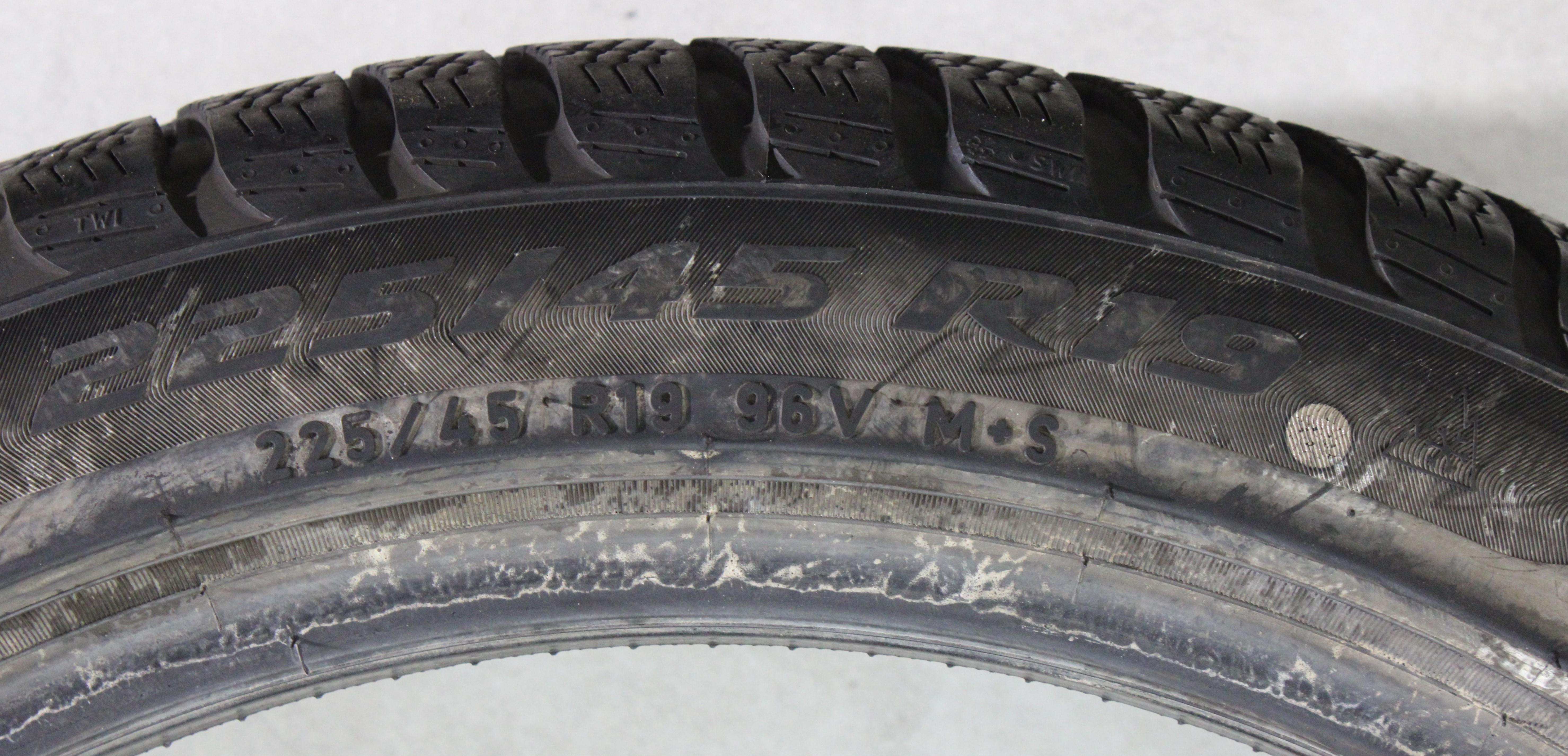 4 x 225/45R19 96V Winterreifen Pirelli Sottozero 3* Runflat 2x 7mm und 2x 6-6,5mm 2020