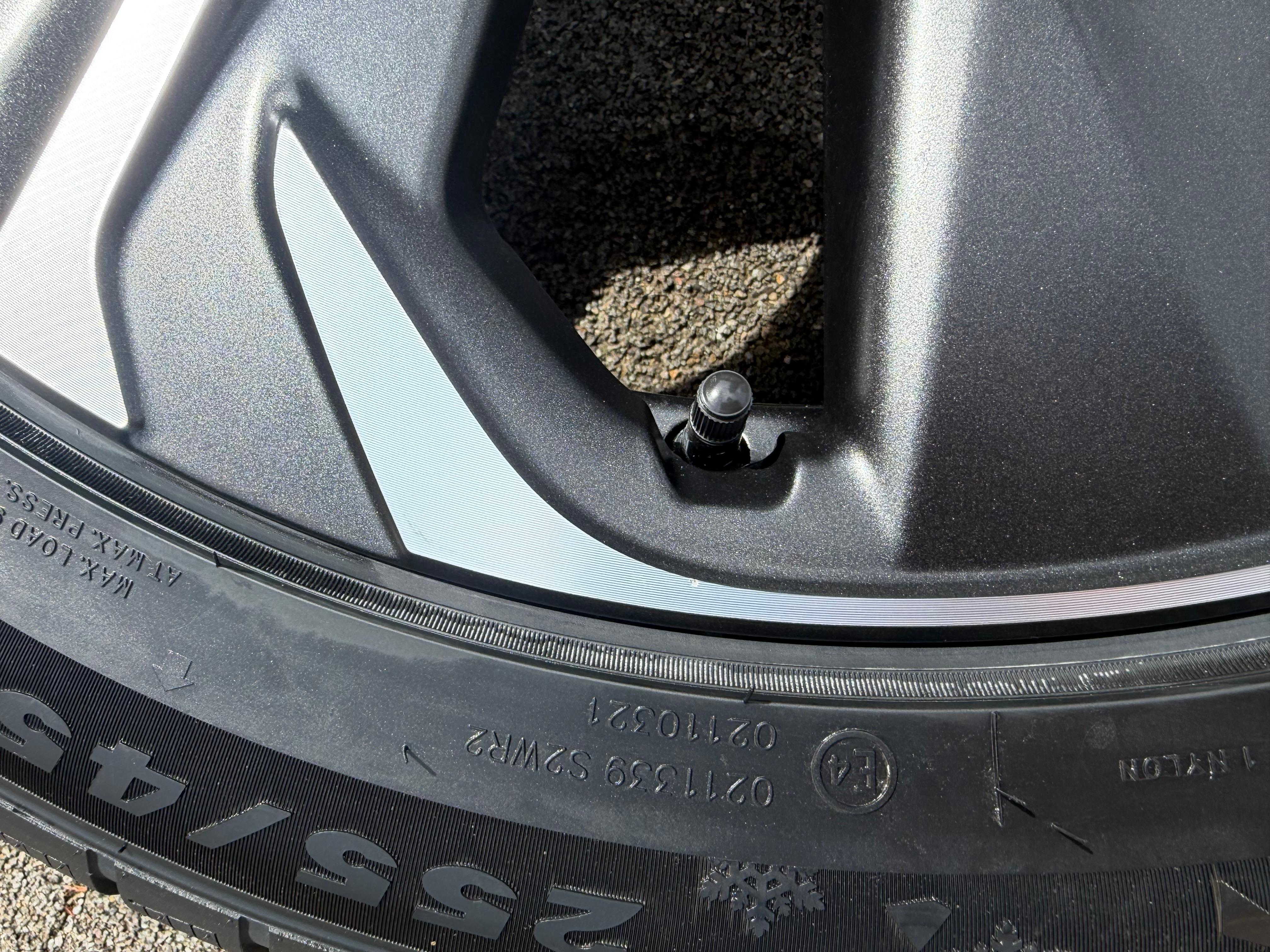 4 originele 20" aluminium wintervelgen Cupra Tavascan 255/45R10 105V Tracmax 2026