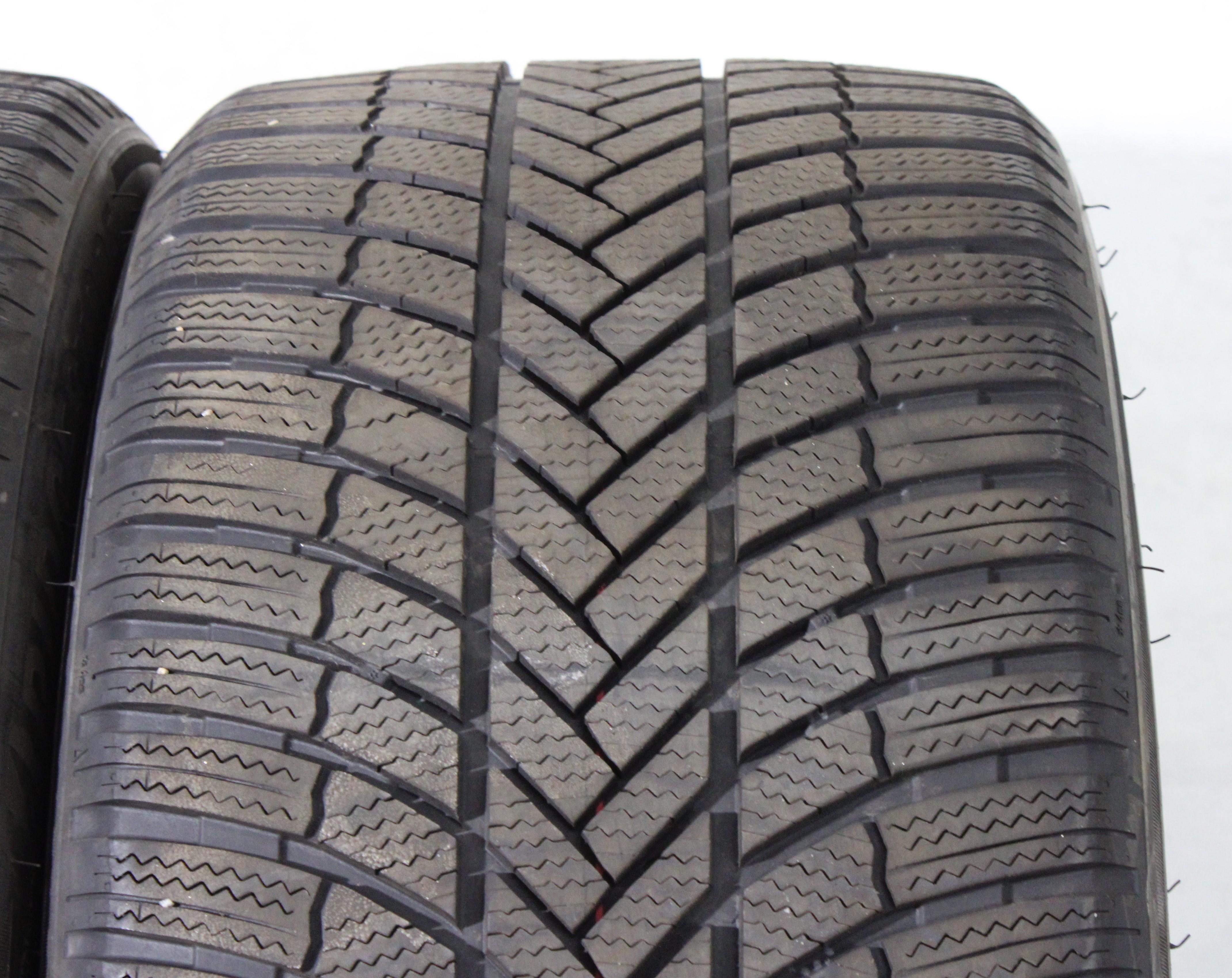 2 x 255/40R18 99V Winterreifen Bridgestone Blizzak LM005 5,5-6mm 2020