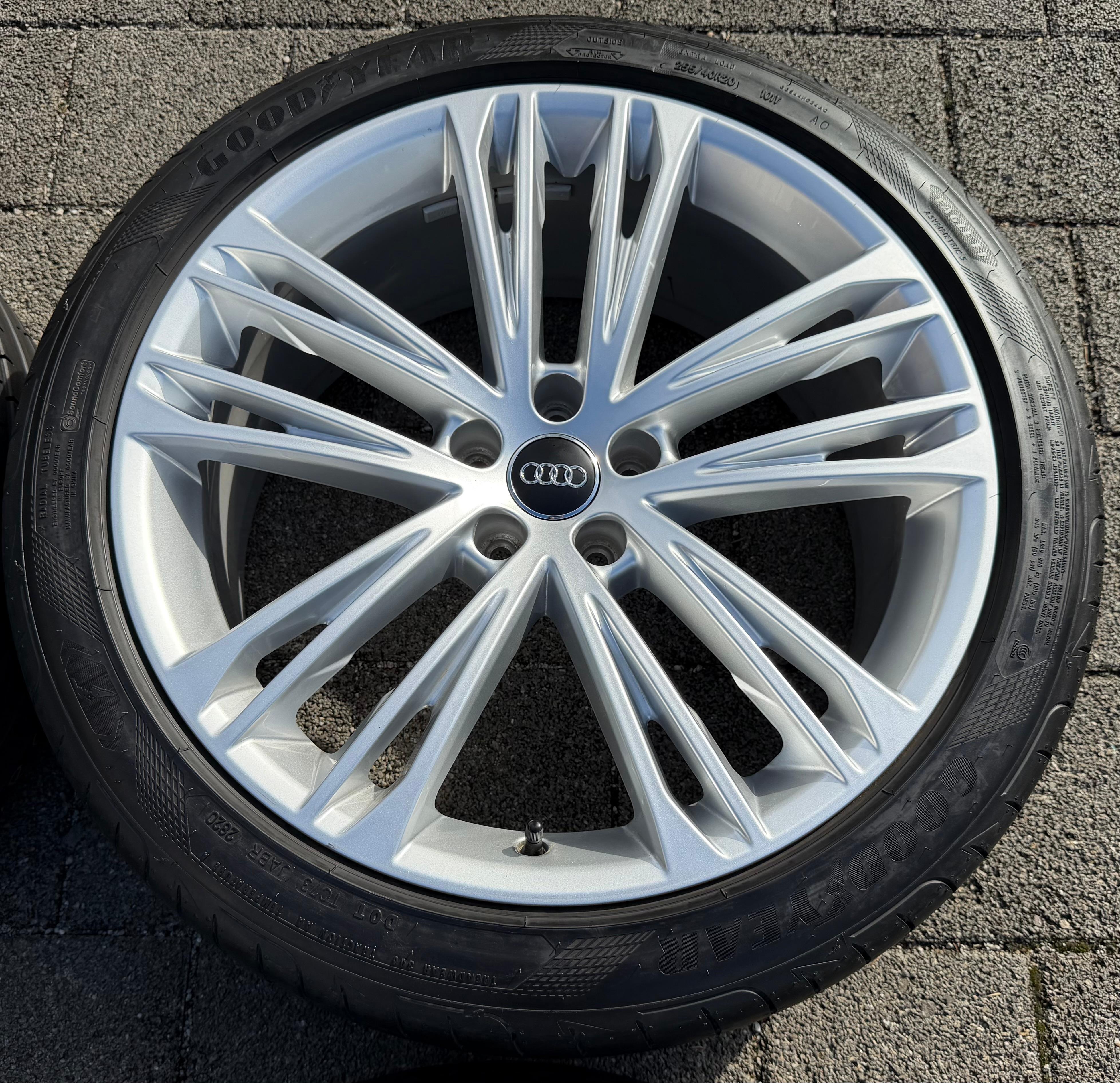 4 ruote estive in lega originali da 20" Audi A7 S7 4K F2 4K8601025F 255/40R20 101Y Goodyear