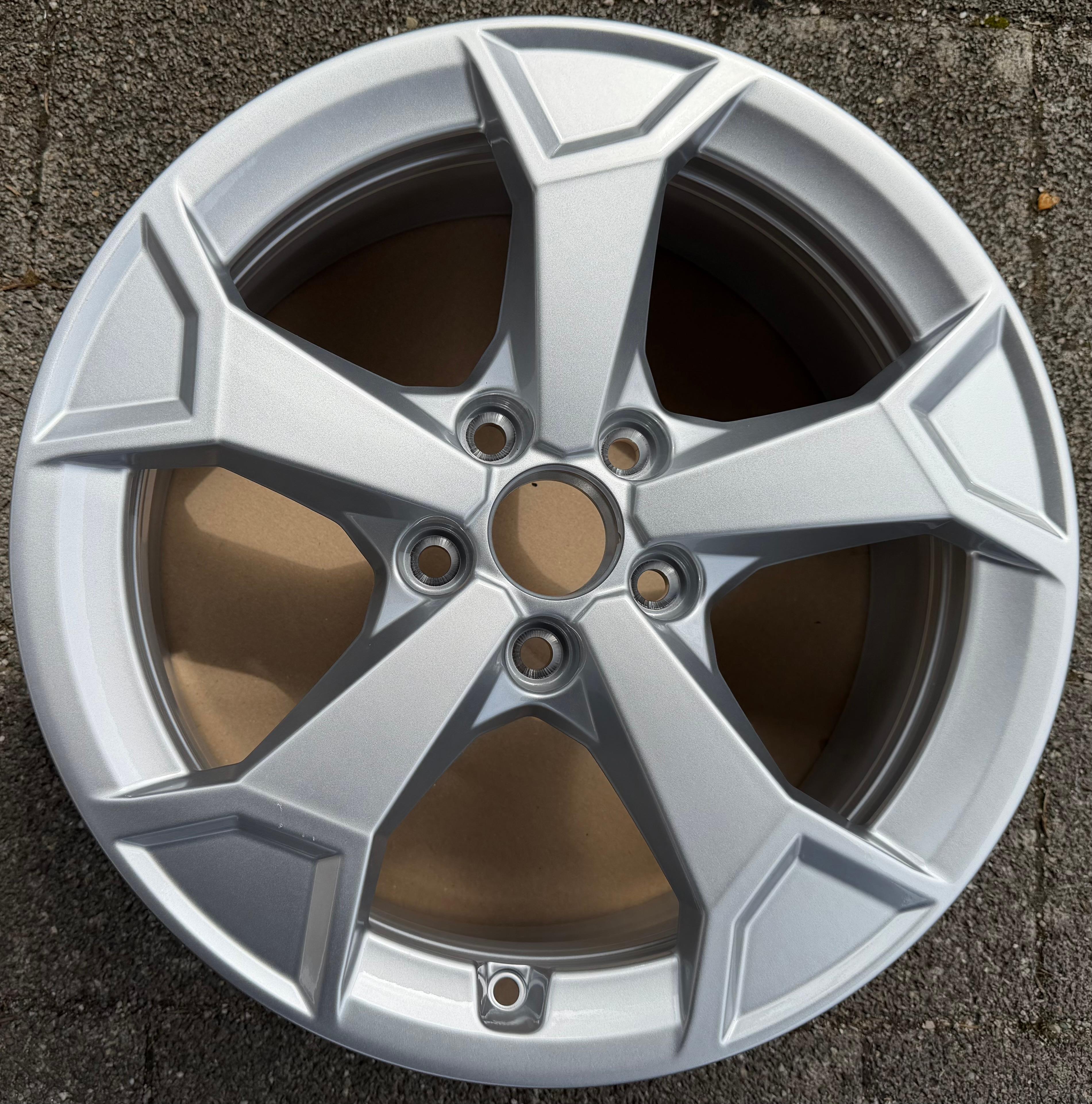 1 jante alu d'origine 17 pouces pour Audi Q3 F3 (réf. 83A601025AL), 7x17, déport 40, livraison gratuite