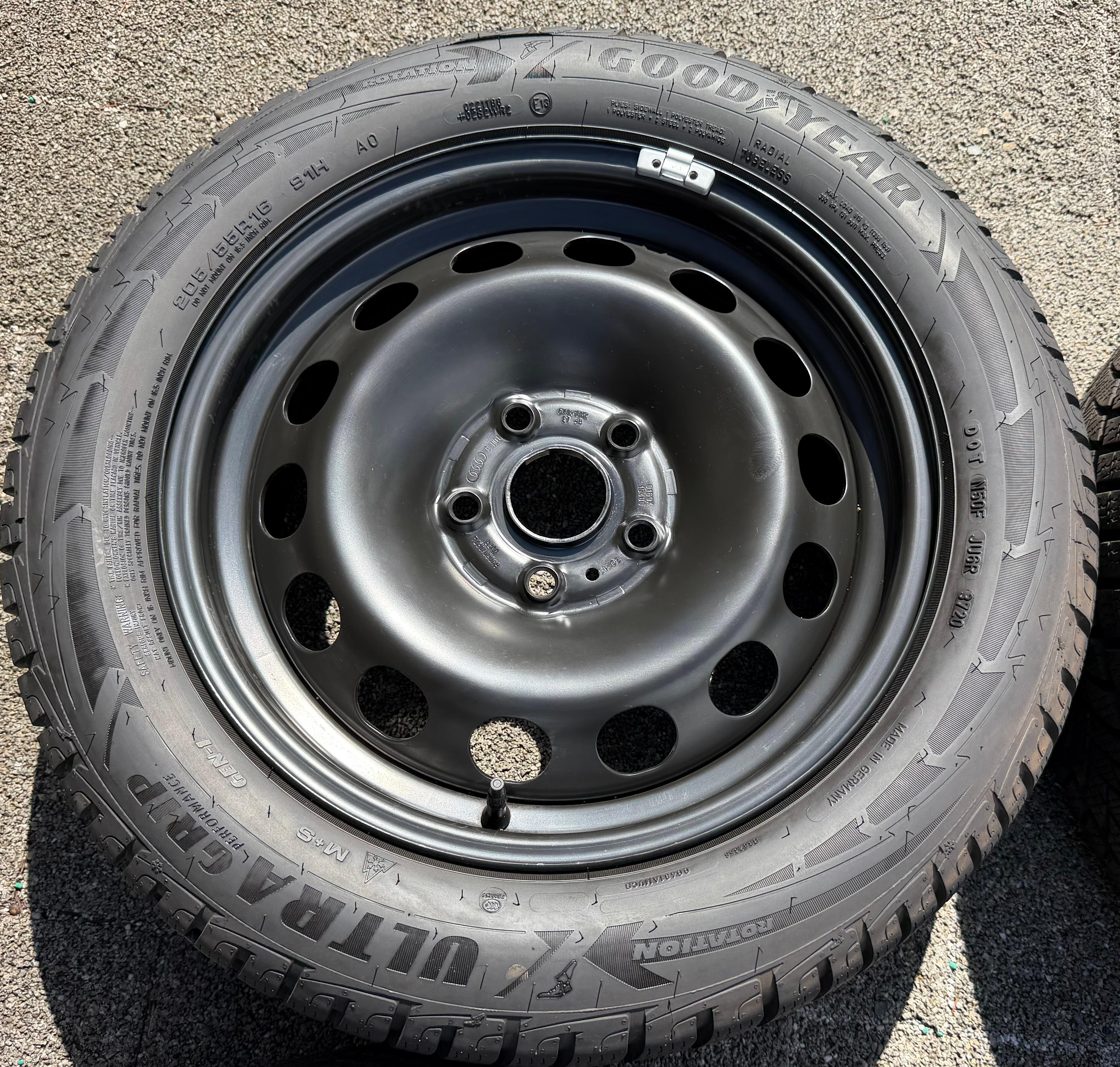 4 Winterräder Audi A3 8V Sportback Cabrio  205/55R16 91H Goodyear 8V0601027A 2020