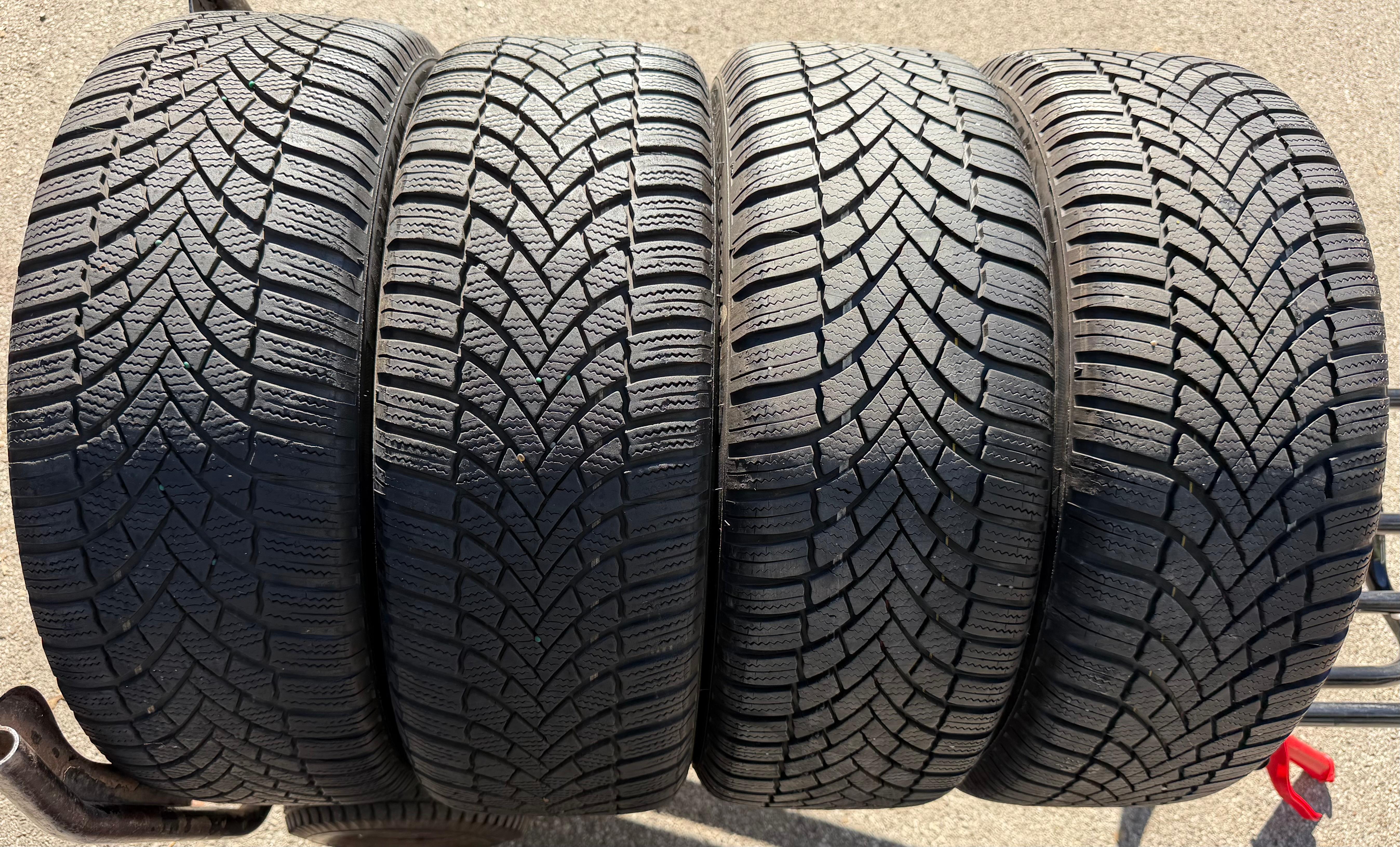 4 ruedas de invierno de aleación originales de 17" para Audi A3 S3 8Y 8Y0601025L 205/50R17 93H Bridgestone