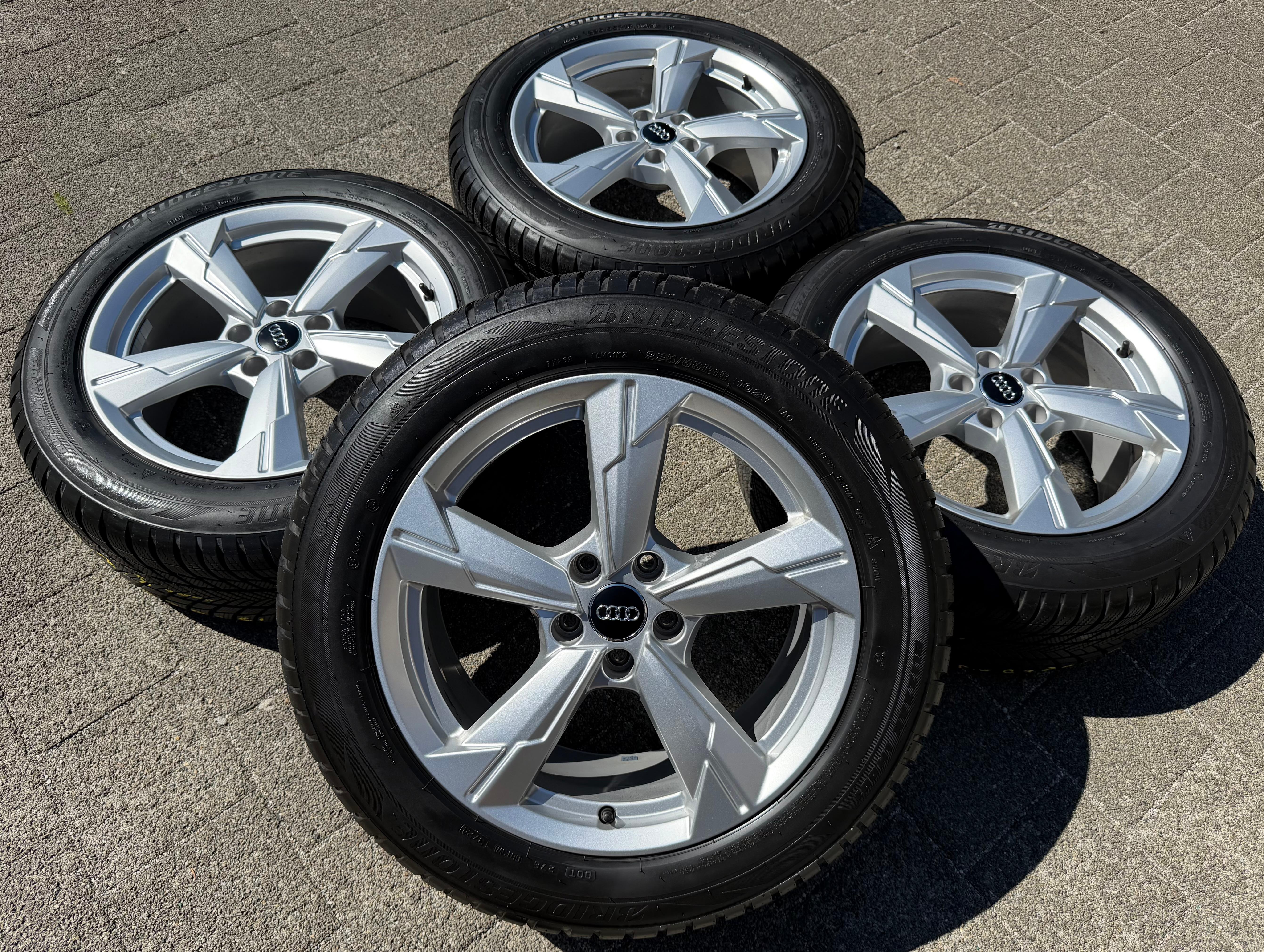 4 jantes d'hiver d'origine en aluminium 18 pouces pour Audi A6 4K C8, pneus Bridgestone 225/55R18 102V, 2024