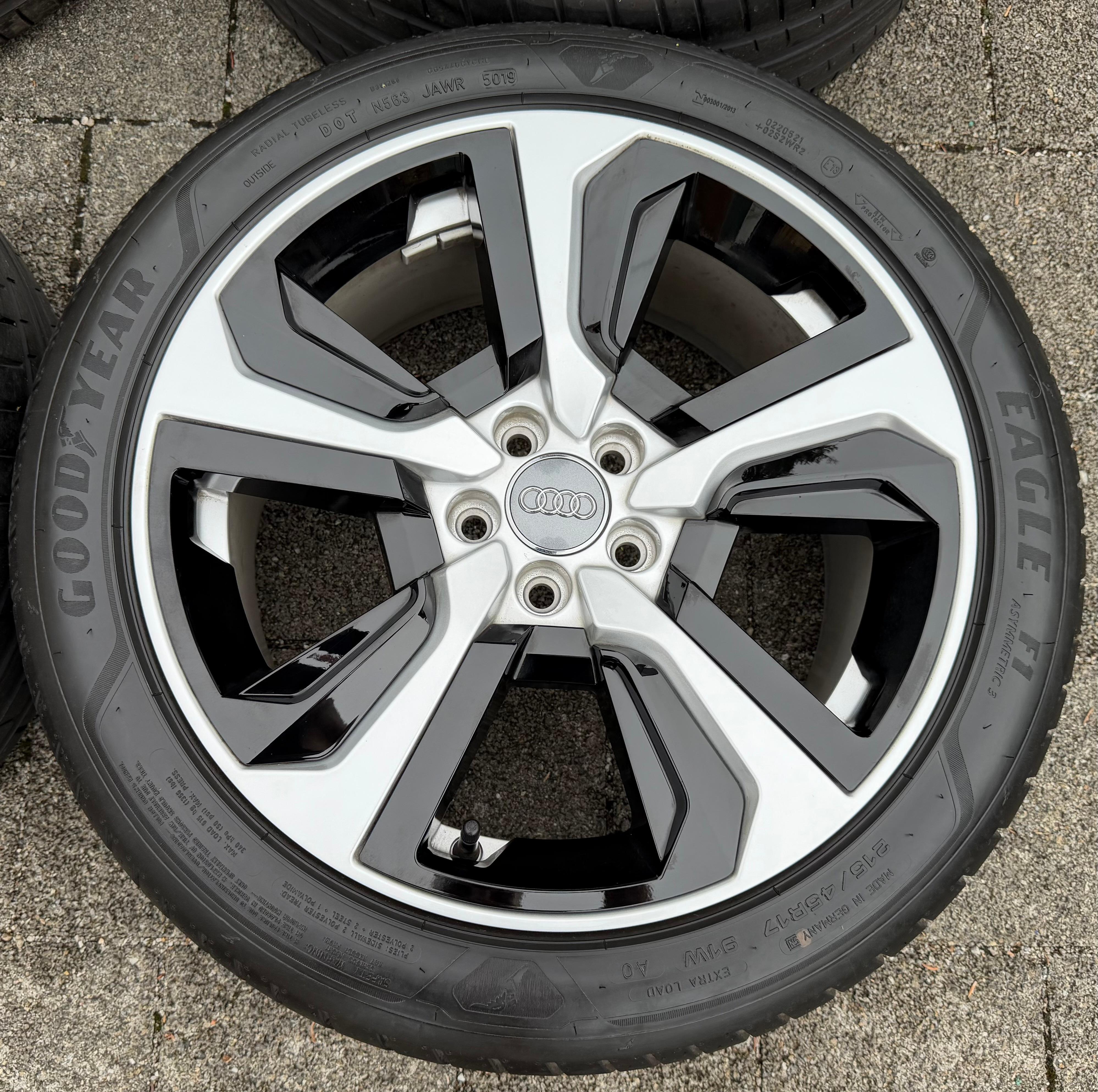 4 ruote estive in lega originali da 17" Audi A1 S1 GB GBA 82A601025AH 215/45R17 91W