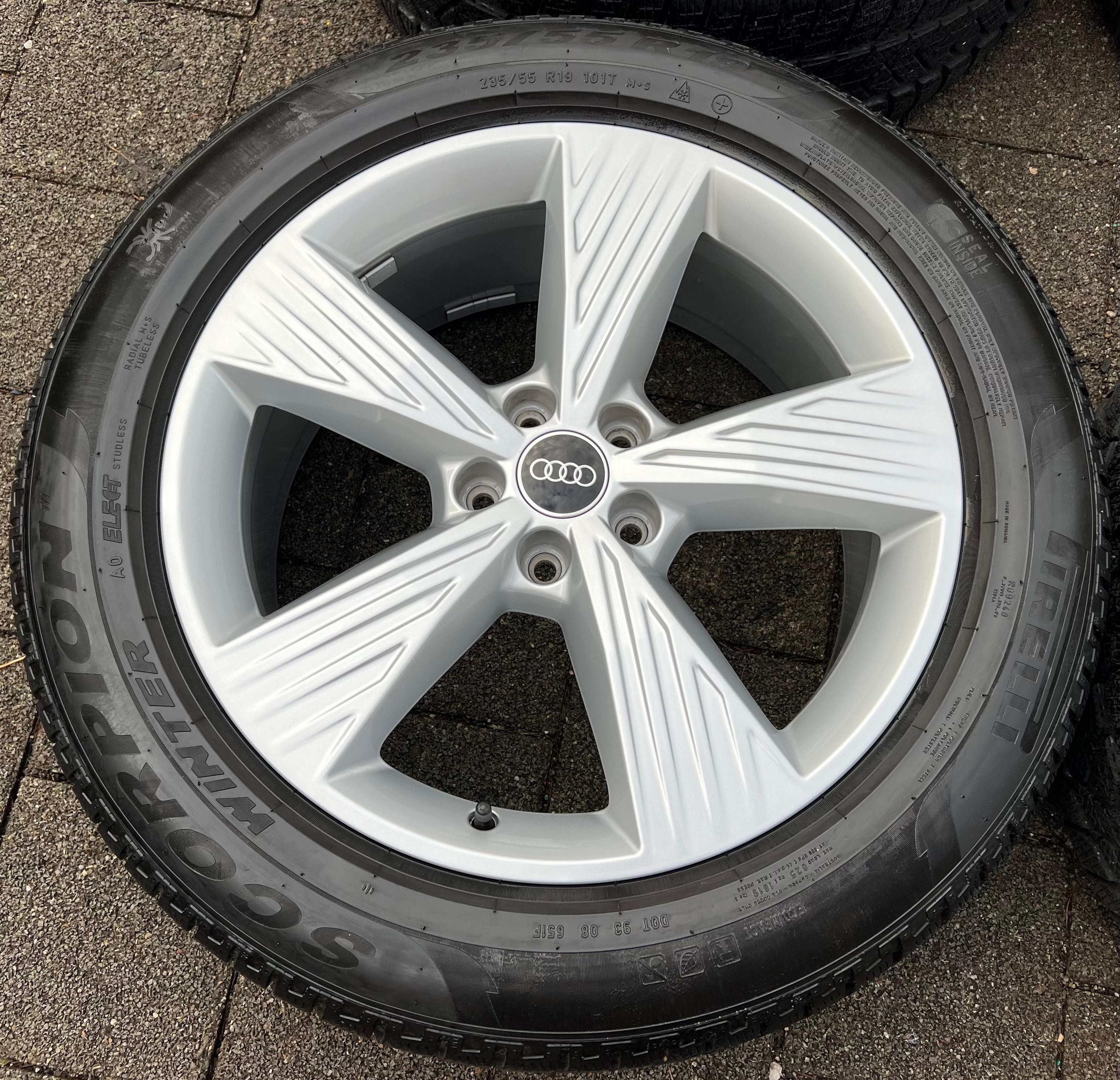 4 CERCHI INVERNALI ORIGINALI IN ALLUMINIO DA 19" AUDI Q4 E-TRON F4B 89A601025B 235/55R19 101T 255/50R19 103T
