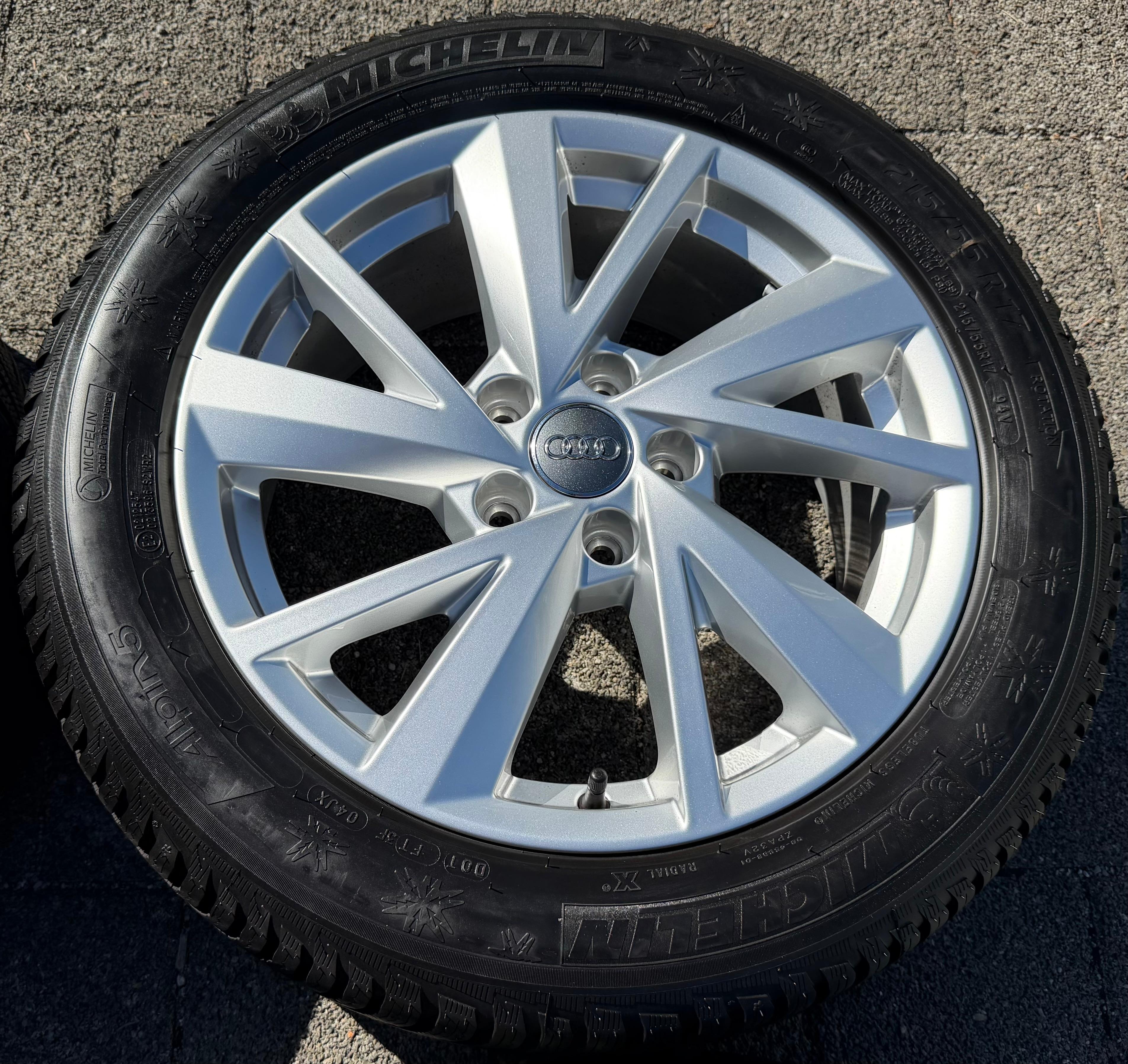 4 ruedas de invierno de aleación originales de 17" para Audi Q2 215/55R17 94V Michelin 8MM