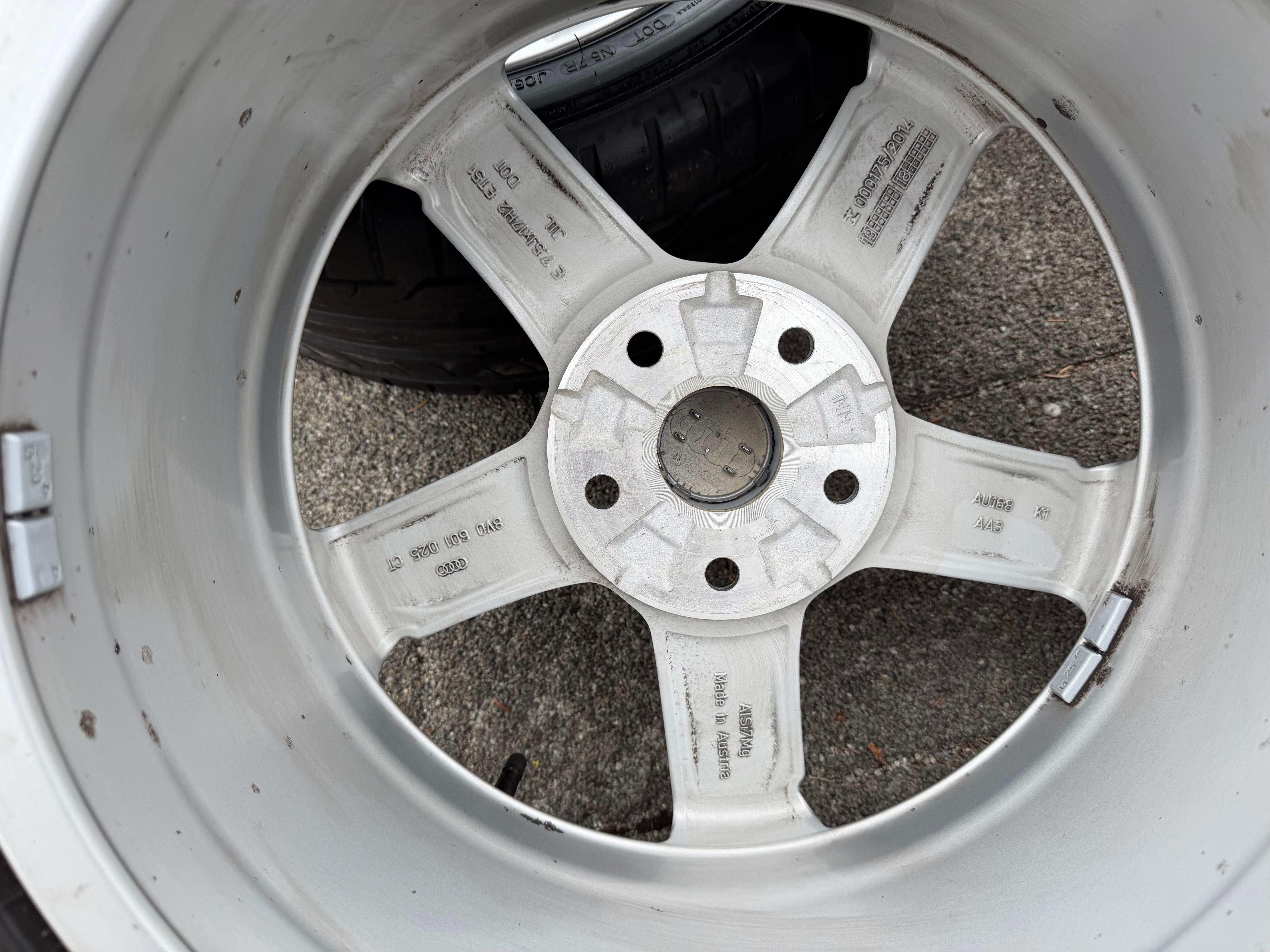 4 Original 17" Alu Sommerräder Audi A3 S3 8V 8V0601025CT 225/45R17 91Y